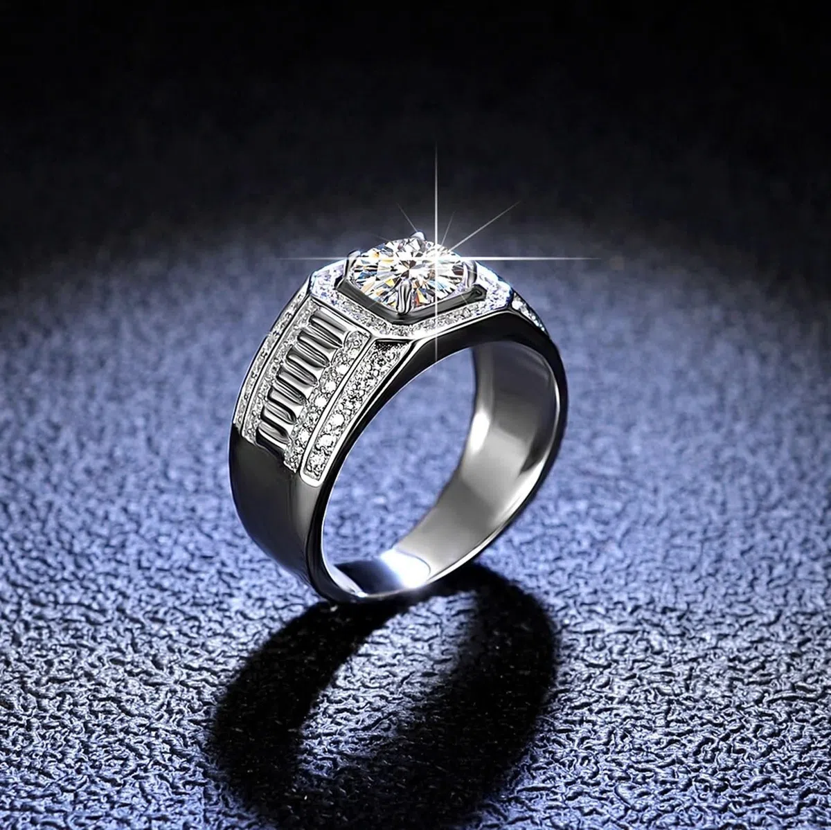 Anillo para hombre de plata ancha, anillos para hombre punk redondo con moissanite de 1 quilates de plata de 18 quilates y oro blanco, talla 53 (16,9)