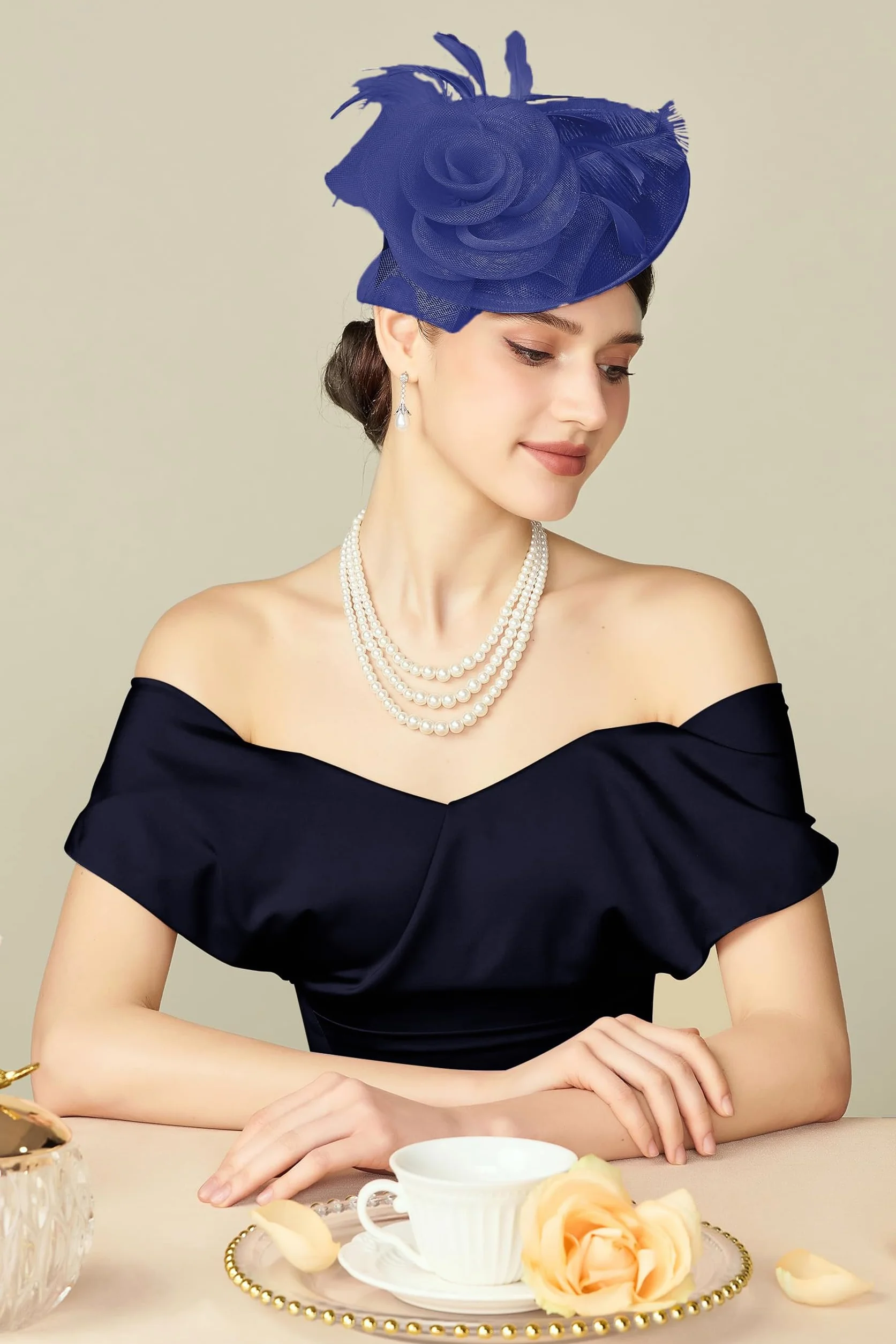 BABEYOND Tocado de mujer con plumas y flores de malla, elegante gorro con clip para el pelo para bodas, día de carrera de damas, fiesta de cóctel