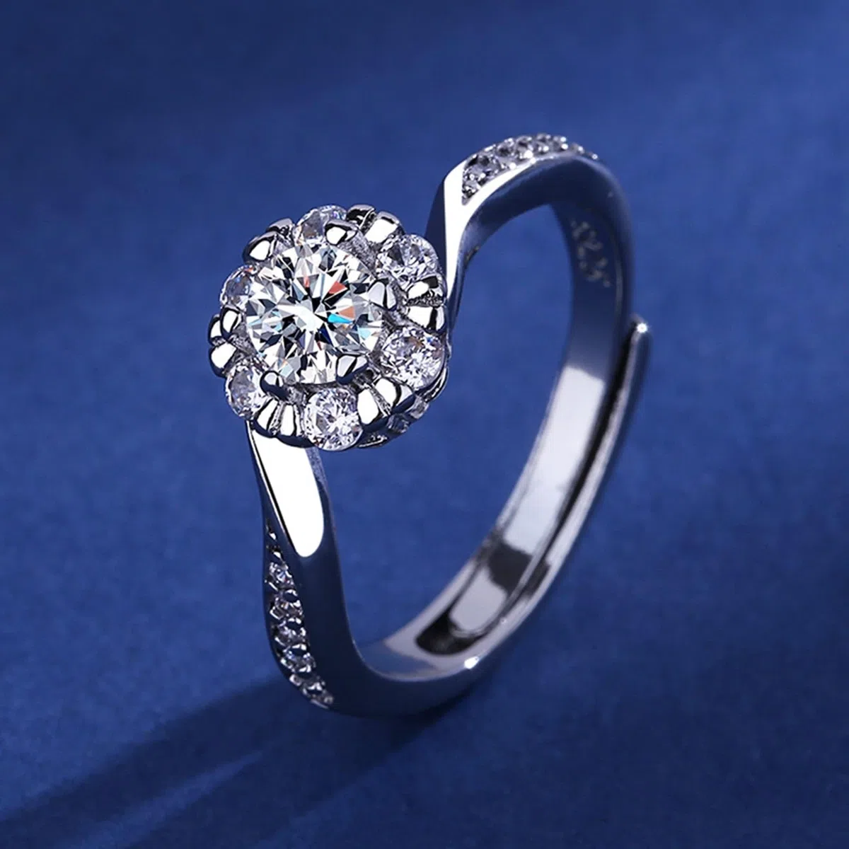 Anillo de compromiso de oro blanco de 9 quilates, diamante de laboratorio blanco para mujer, flor de boda