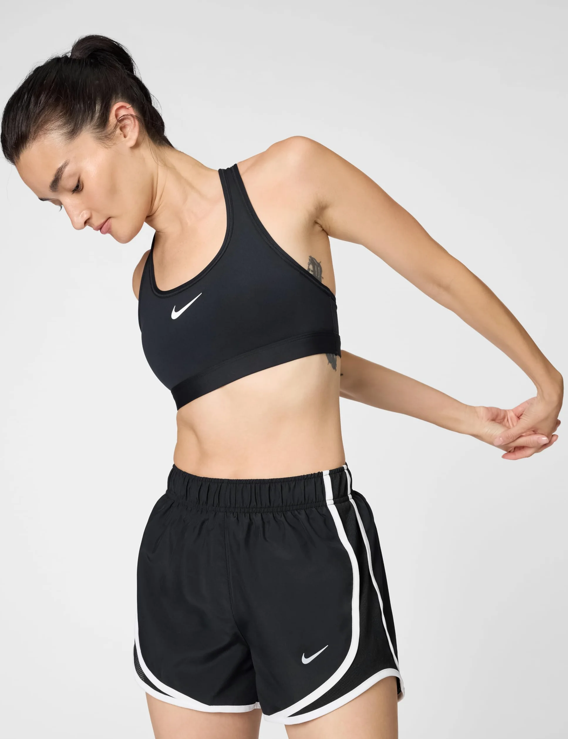 NIKE Women's Swoosh SPT Sports Bra (Pack of 1)