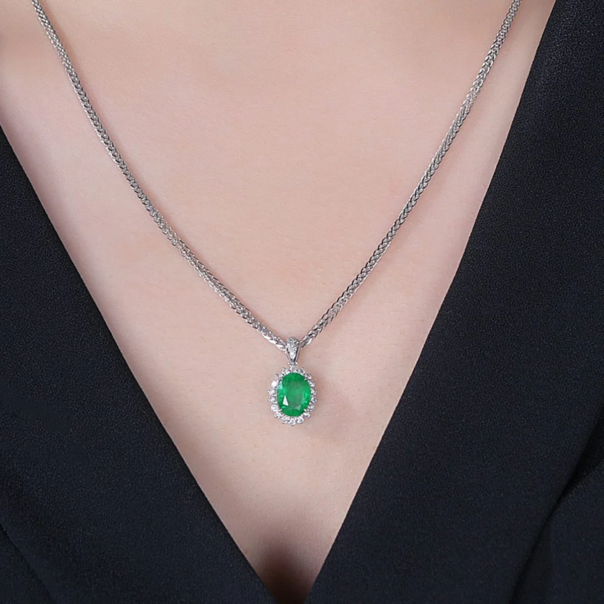 Delicado Collar para Mujer, Flor con Esmeralda Ovalada creada en Laboratorio de 1 quilate/2 Quilates de Oro de 18 Quilates/Plata de Ley 925, Collares con Colgante para niñas, Regalo para el día de la