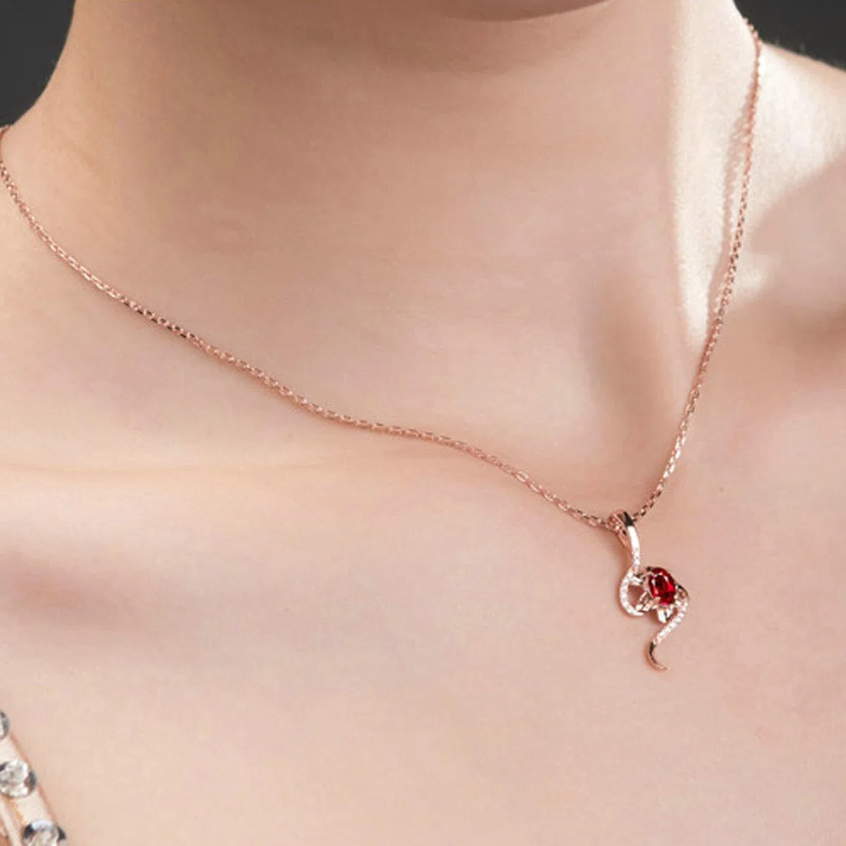 Collar para mujer 750 585 375 oro rosa, cadena colgante flor con rubí ovalado de 0,5 ct y diamante de 0,04 ct collar 45 cm para boda novia