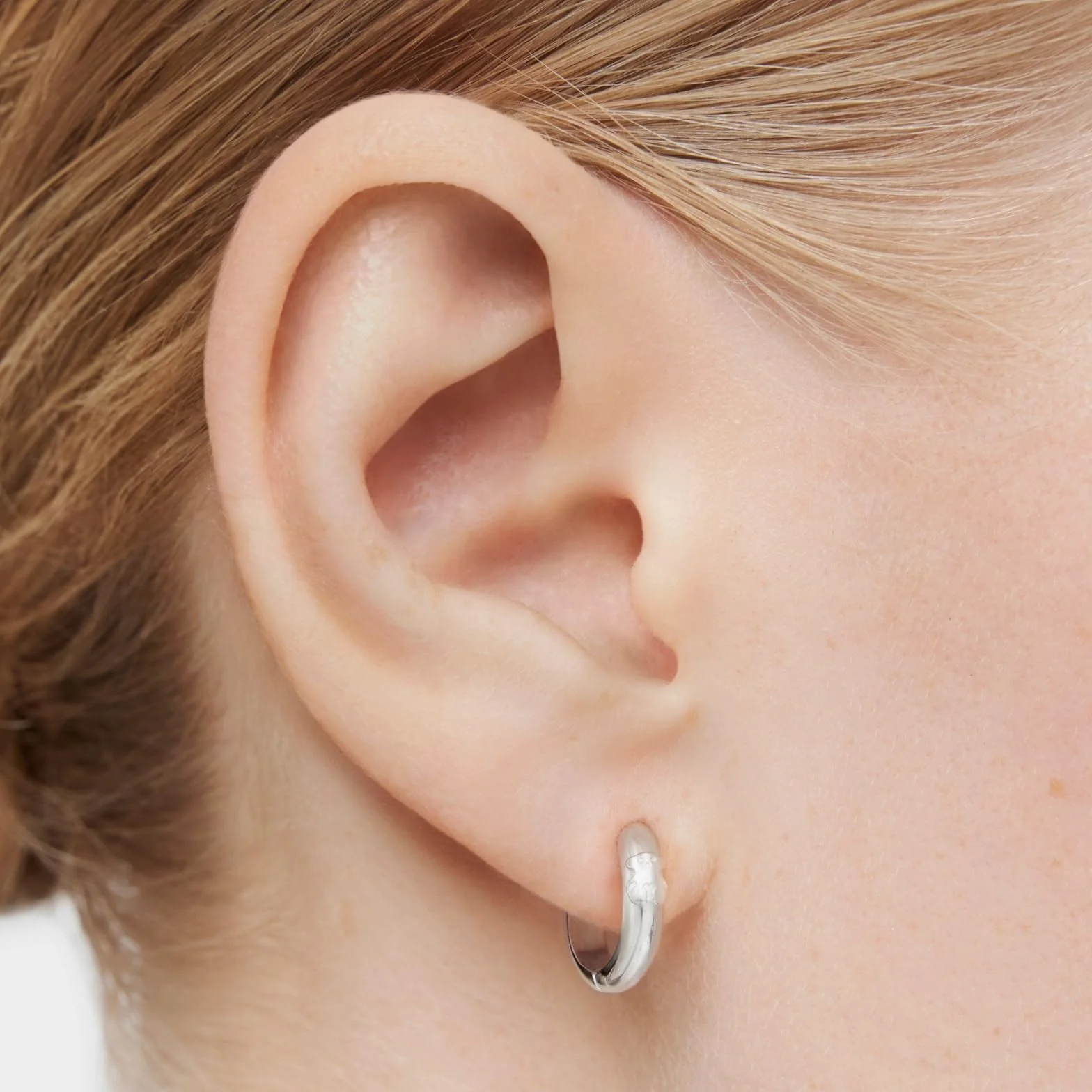 TOUS Pendientes de Aro de Plata de Primera Ley 3mm 1 cm Motivo de Oso Colección Basics