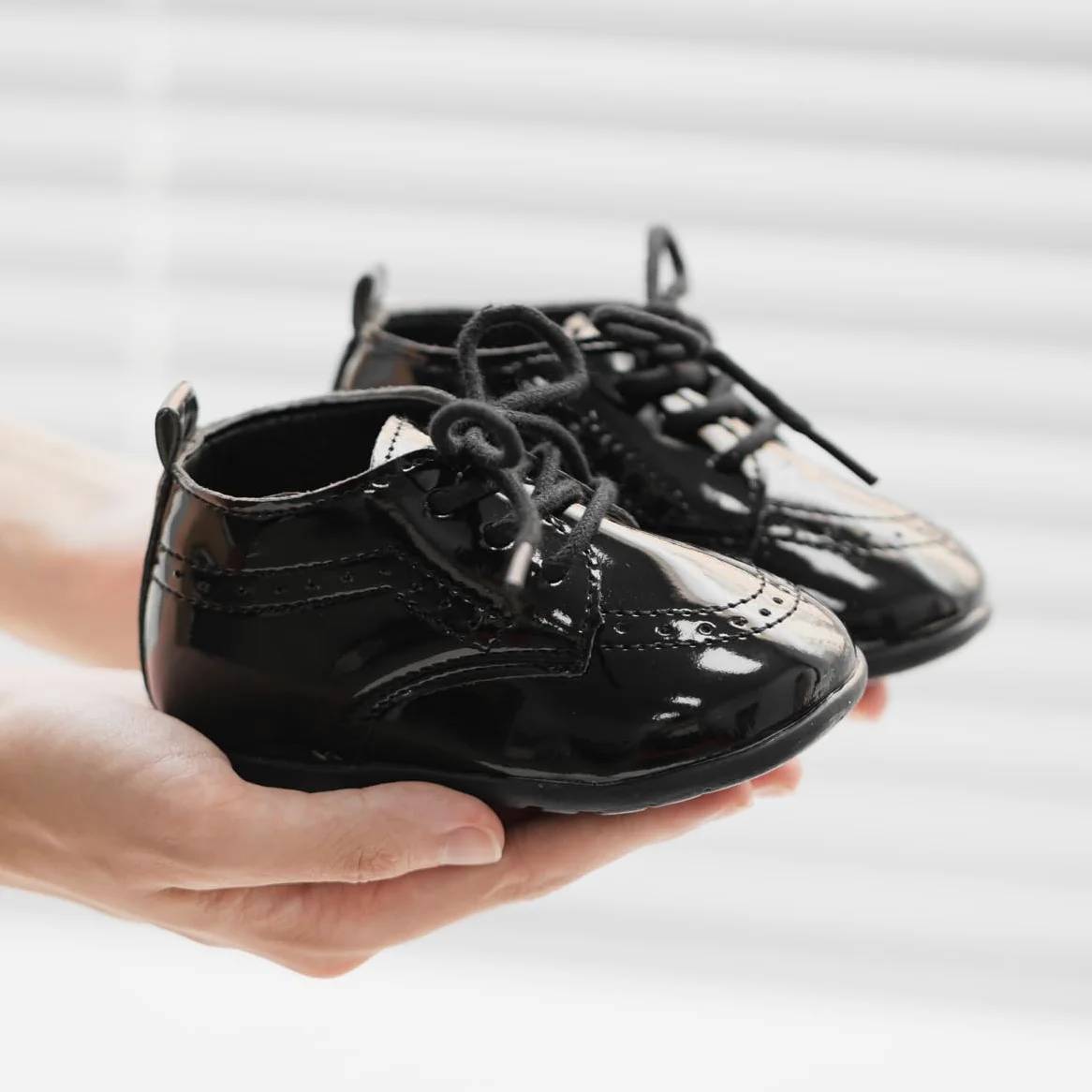 ohsofy Bebé Bebé Niño Oxford Zapatos PU Cuero Mocasines Caucho y Suela Suave Zapatos de Vestir de Boda Niño Niña Bebé Zapatos de Caminar, negro (B_mirror Black), 12-18 meses