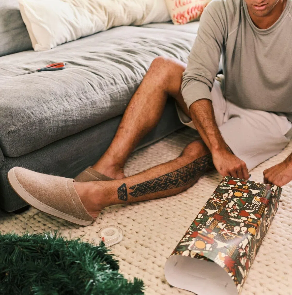 OLUKAI Hamani Hulu - Pantuflas de lana para hombre, suaves y cómodas con materiales de primera calidad, piel de oveja y fieltro italiano, para todo el día