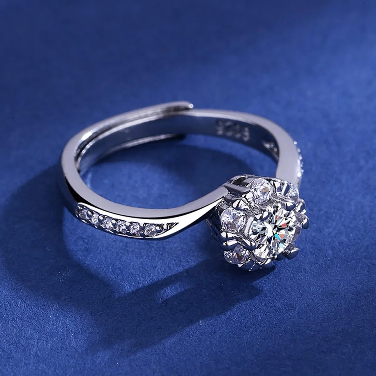 Anillo de compromiso de oro blanco de 9 quilates, diamante de laboratorio blanco para mujer, flor de boda