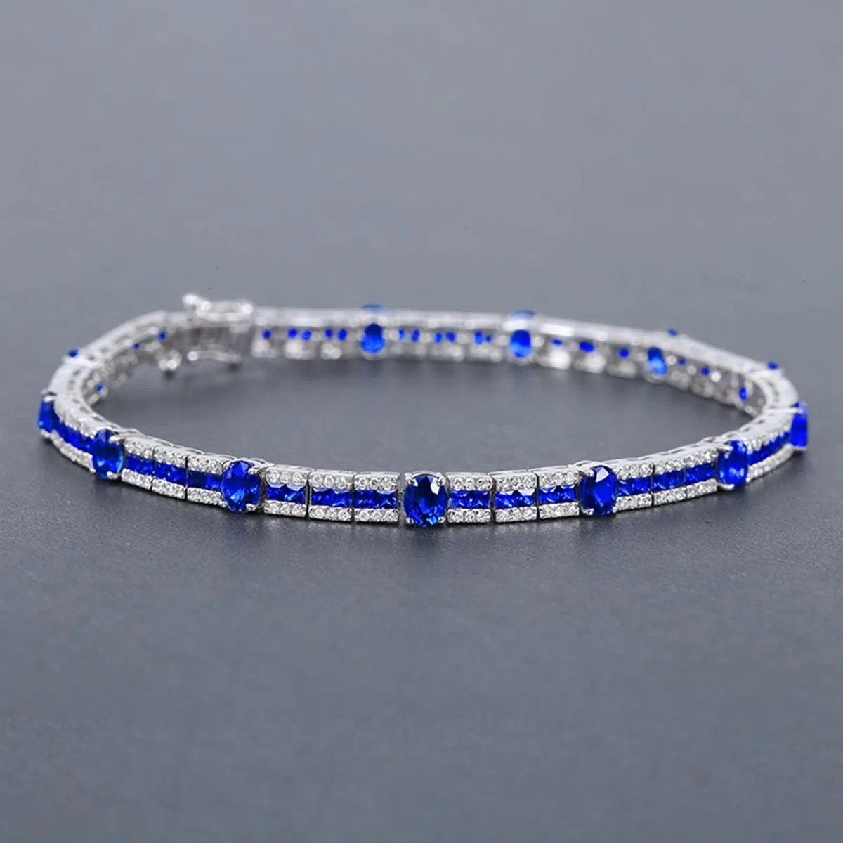 Pulsera Mujer Oro Blanco 9K / 14K / 18K, Oval con Zafiro Creado de 5,91 ct y Diamante, Cadena 16 CM, Pulseras de Mujer de Plata Azul