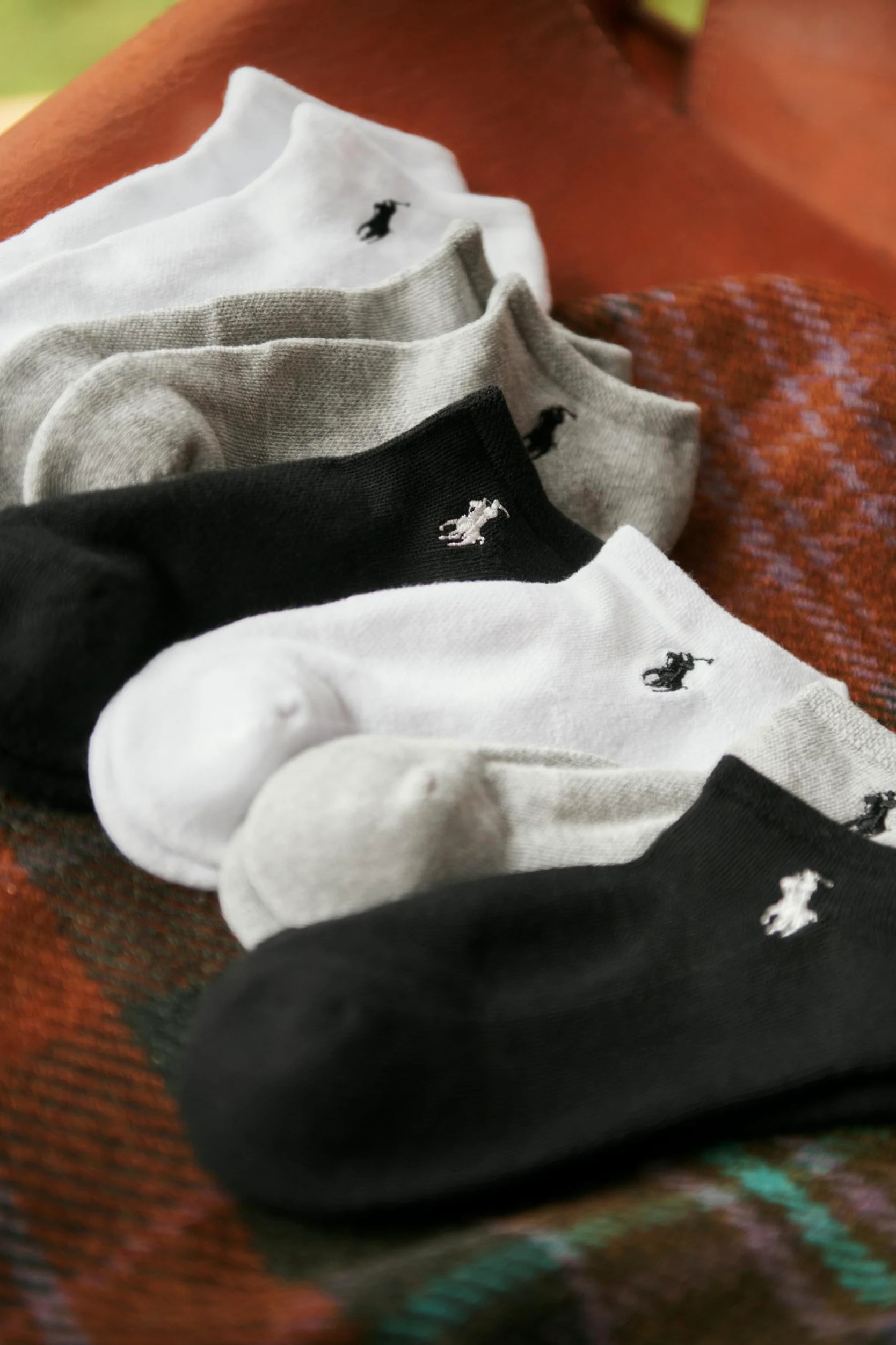 Polo Ralph Lauren Calcetines de algodón de corte bajo para mujer, paquete de 6 pares, malla transpirable y amortiguación deportiva, Gris variado, 4-10