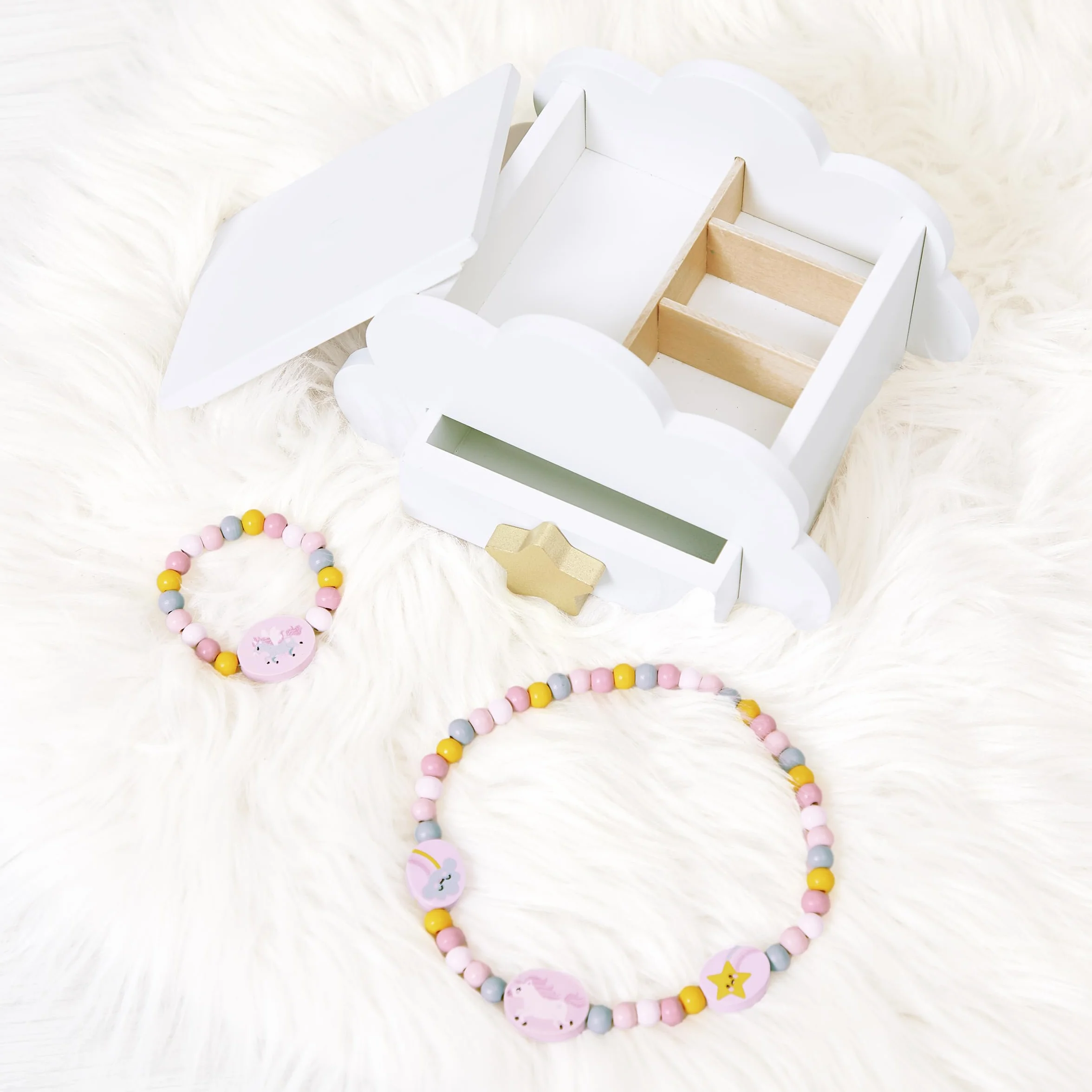 Janod Joyero con Aberturas Secretas - 1 Pulsera Unicornio y 1 Collie Unicornio - Cajón y Espejo - 17cm x 11cm - Regalo Cumpleaños 3 Años