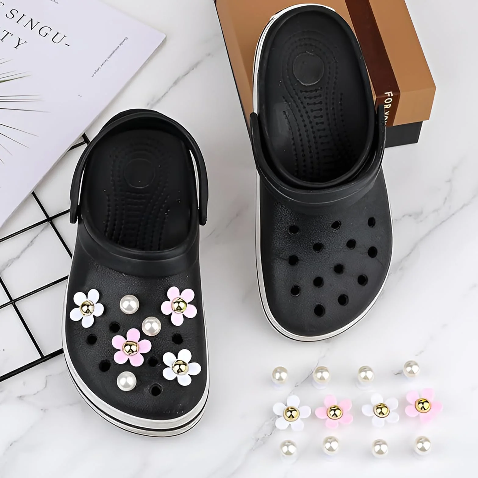 DBALL 30 Piezas Pin Crocs Moda Rosa Flor De Cerezo Pins Para Accesorios Crocs Con Perlas Dulce Lindo Adecuado Para Damas y Niños Sandalias Decorativas