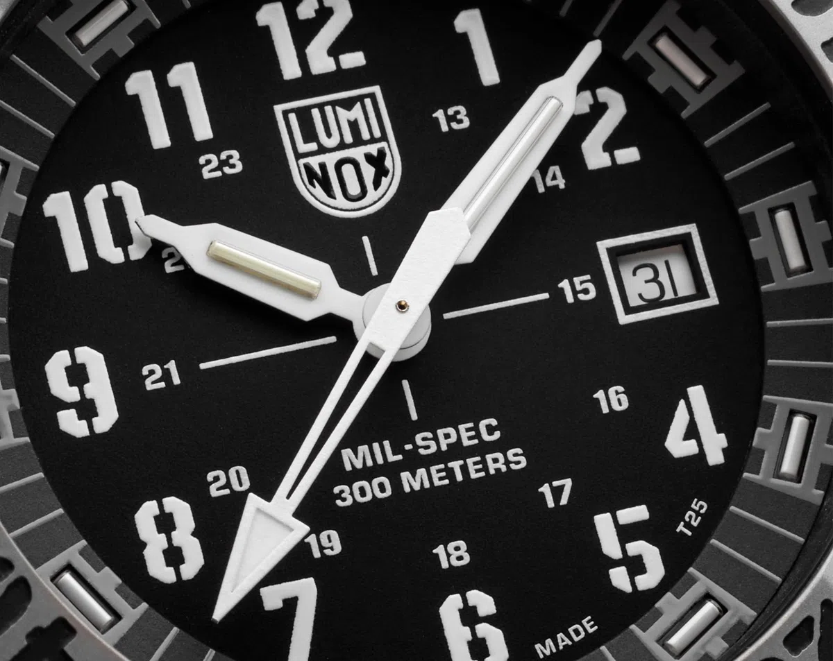 Luminox Reloj analógico de Cuarzo Suizo para Hombre con Correa de Goma XL.3351.1. Set, Negro, Correa