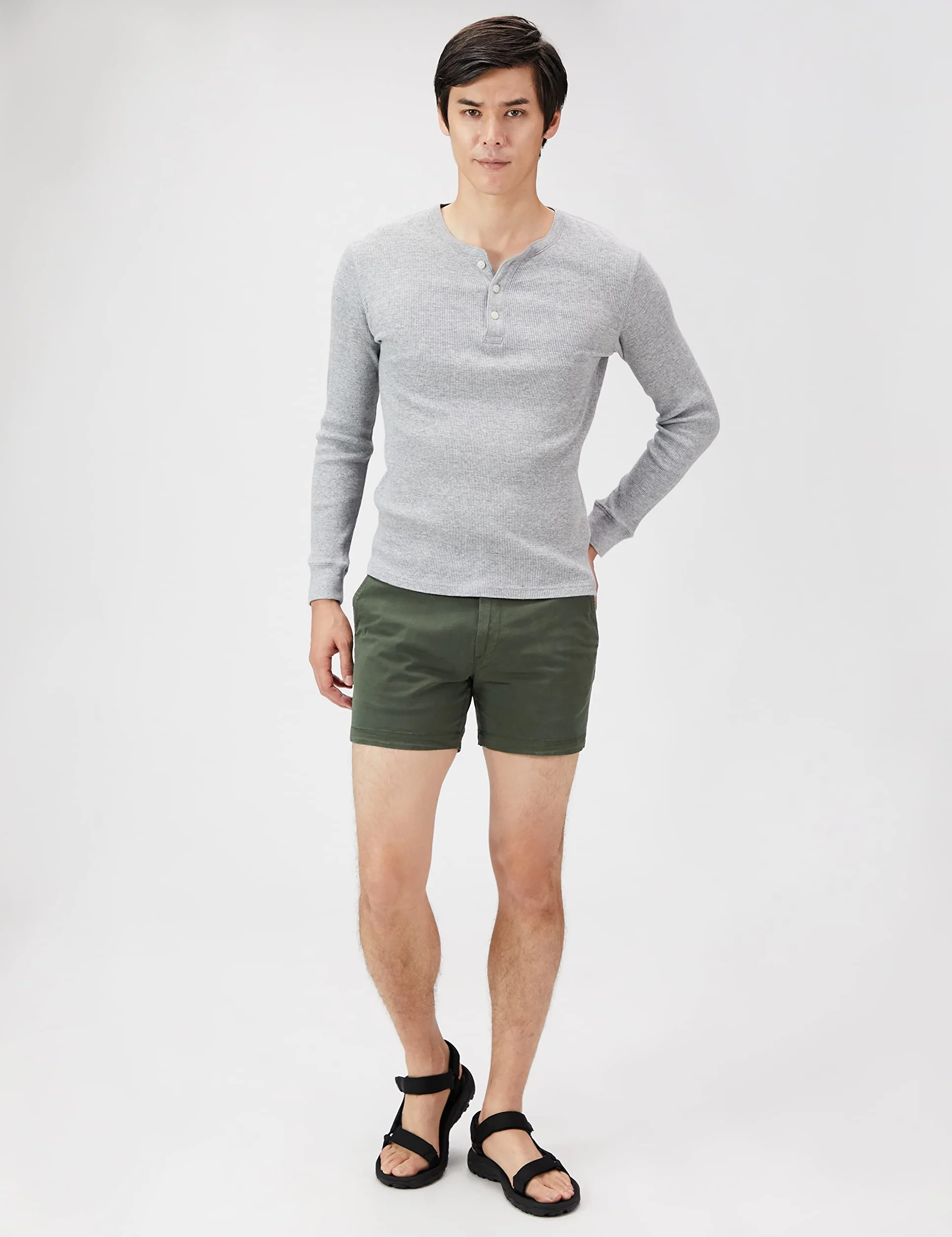 Amazon Essentials Hombre Pantalones Cortos Chinos Elásticos y Cómodos con Frente Plano y Corte Ajustado de 13cm