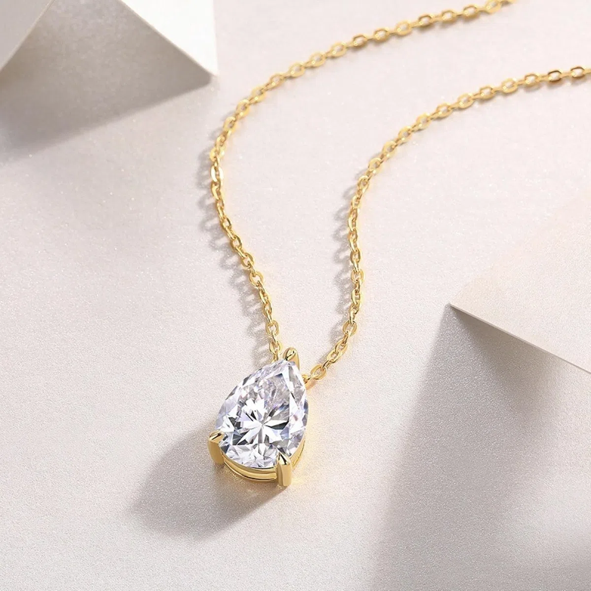 Collar de oro amarillo para mujer, tres lágrimas solitarias, collar ajustable para mujer, moissanita