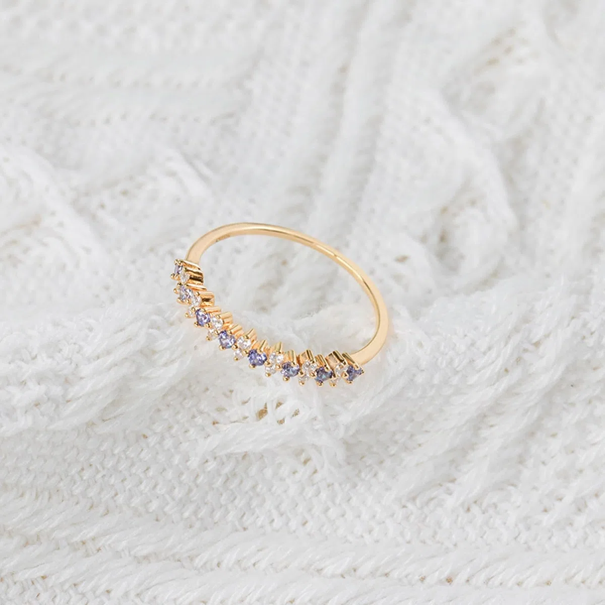 Anillo apilable de oro rosa 9 K/14 K/18 K para mujer, anillo fino con tanzanita sintética delicada