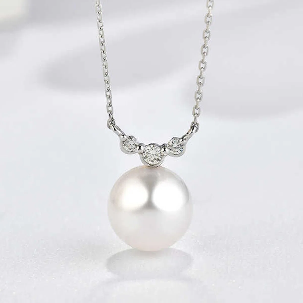 Collares de oro blanco para mujer, elegante collar de diamantes de 9K/14K/18K con colgante de perla de 8.5mm