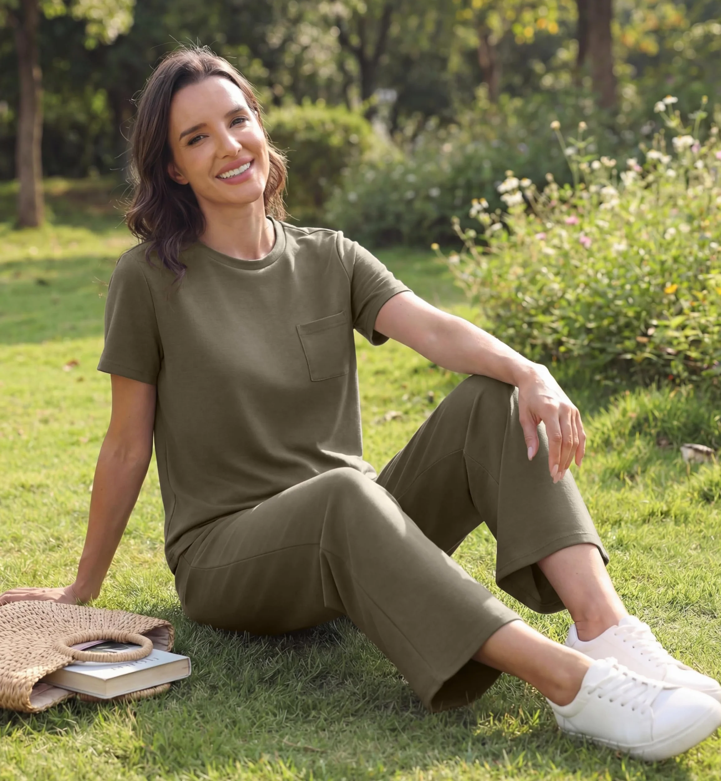 GRECERELLE Conjunto de dos piezas de viaje para mujer, de manga corta, casual, cuello redondo, conjunto completo de camisetas de manga casquillo y pantalones de correr con bolsillos
