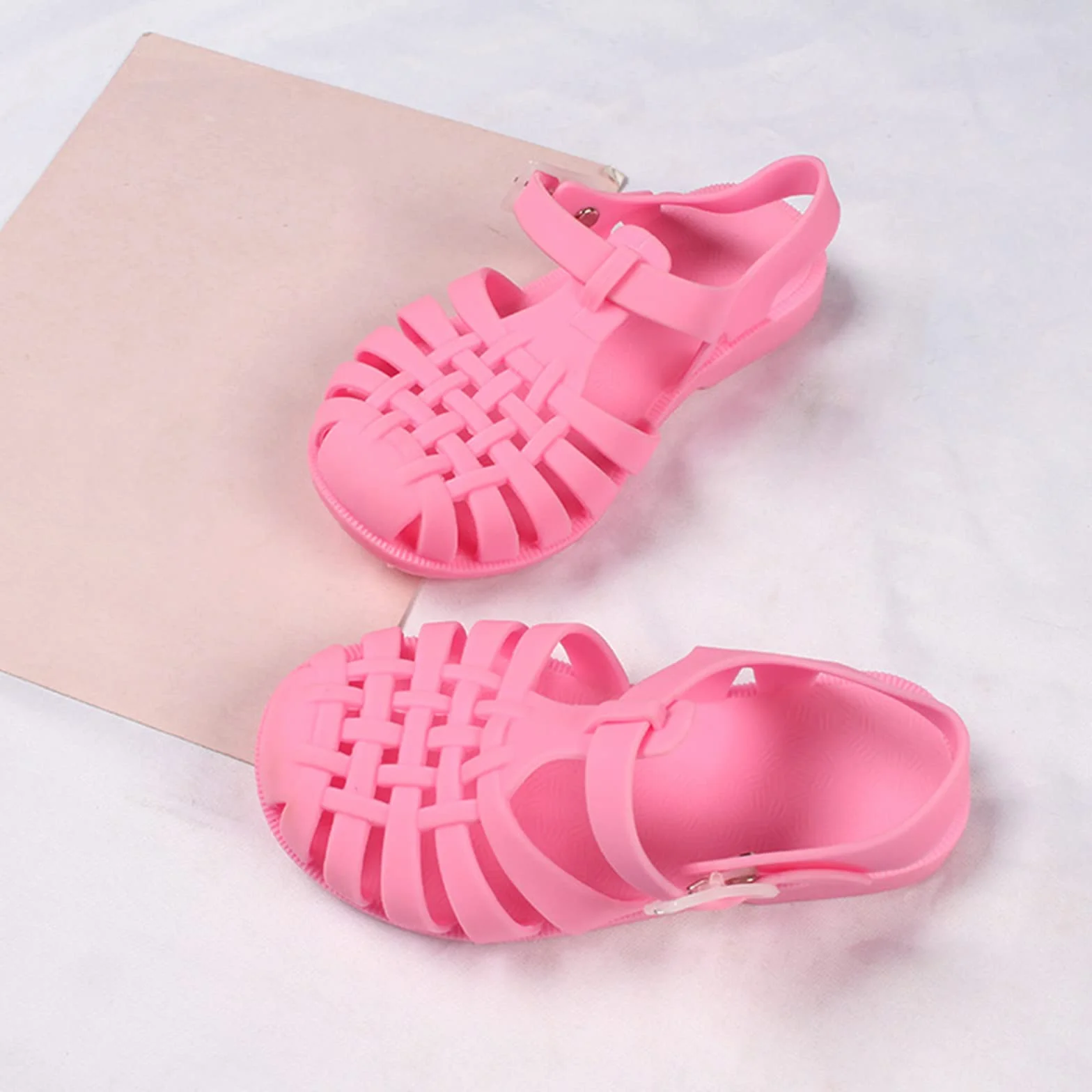 HAOLEI 2025 Cangrejeras Niña,Sandalias Niña Verano Casual Sandalia de Punta Cerrada con Hebilla Ajustable Cómodas Antideslizante Zapato Planas con Suela Suave Ligero Transpirable Chanclas Niño