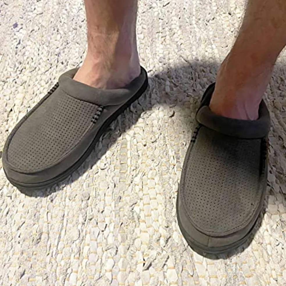 Dearfoams Microsuede Moc Toe Clog With Berber Cuff MocasínHombre