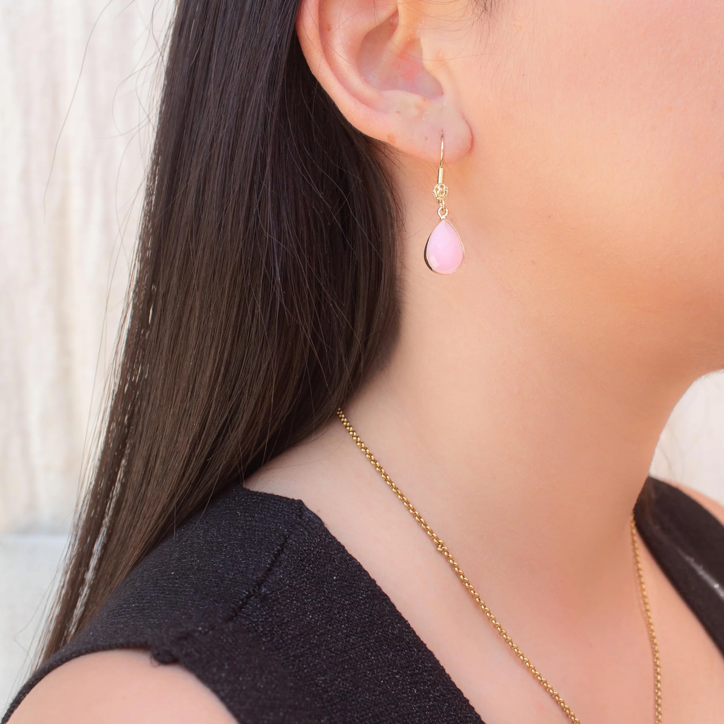 ZARZAMORA Pendientes Mujer Gota de Agua Cristal Transparente Forma de Lágrima Ribetes Dorados Acero Inoxidable Chapado en Oro 14k