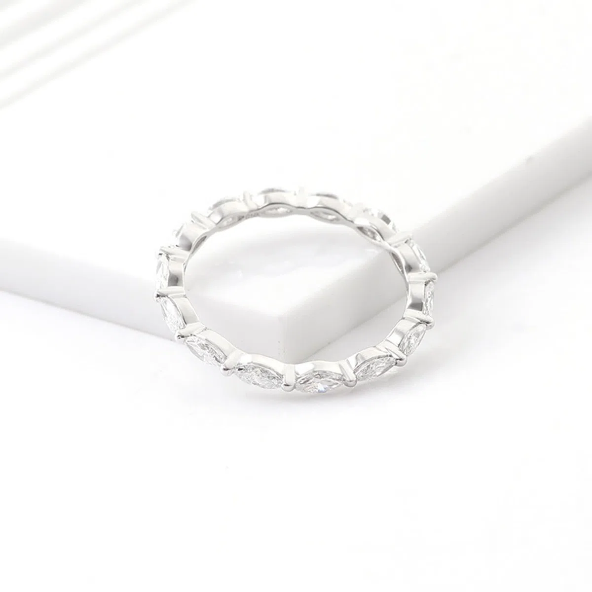 Anillo de graduación, anillo de banda de moissanita marquesa blanca plateada para aniversario, anillo de joyería para mujer