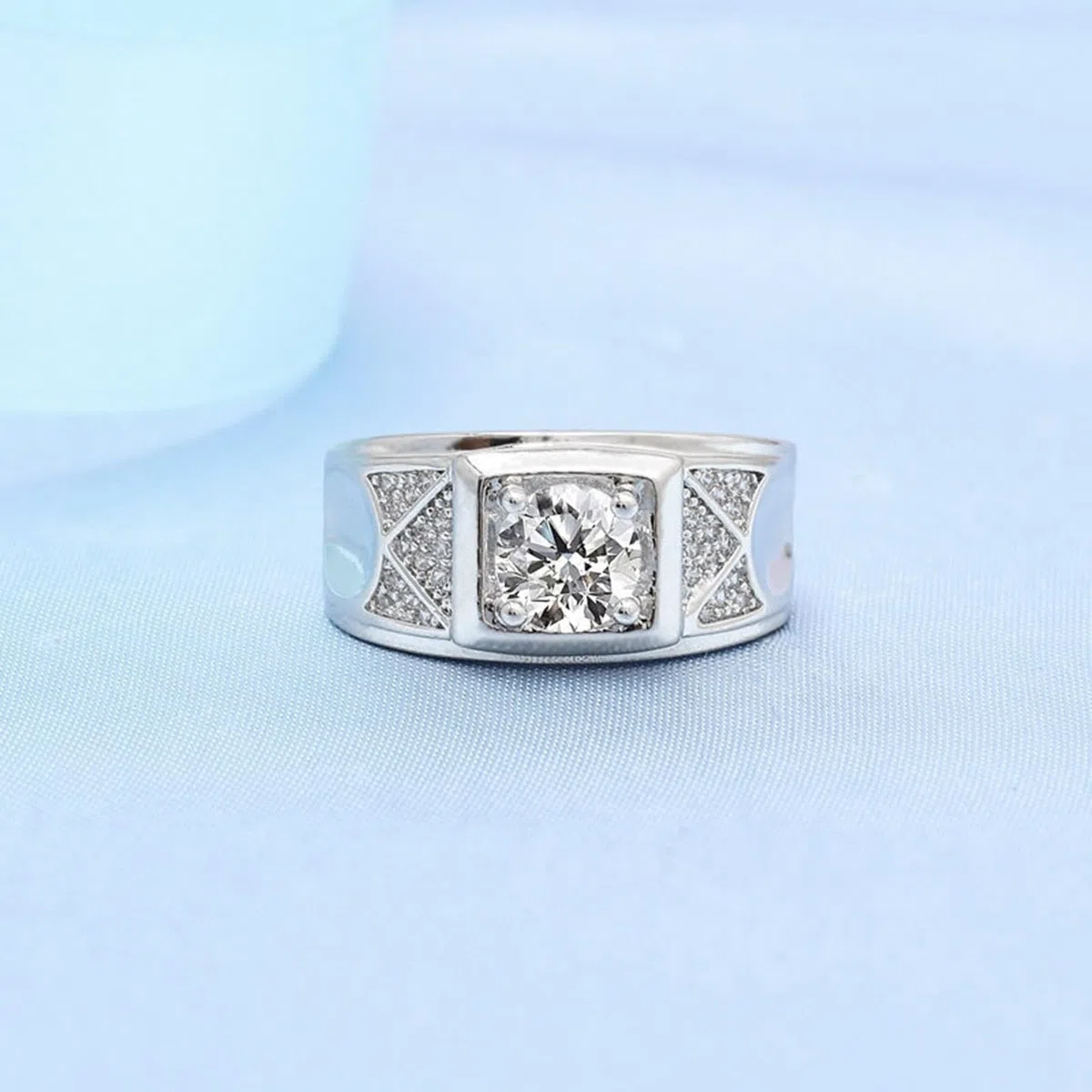 Wycian Anillo para hombre, anillo de plata de 18 quilates, oro blanco de 18 quilates, diamante de laboratorio, ancho geométrico de 4 dientes, piedra redonda con circonita de 1 quilate, talla 54 (17,2