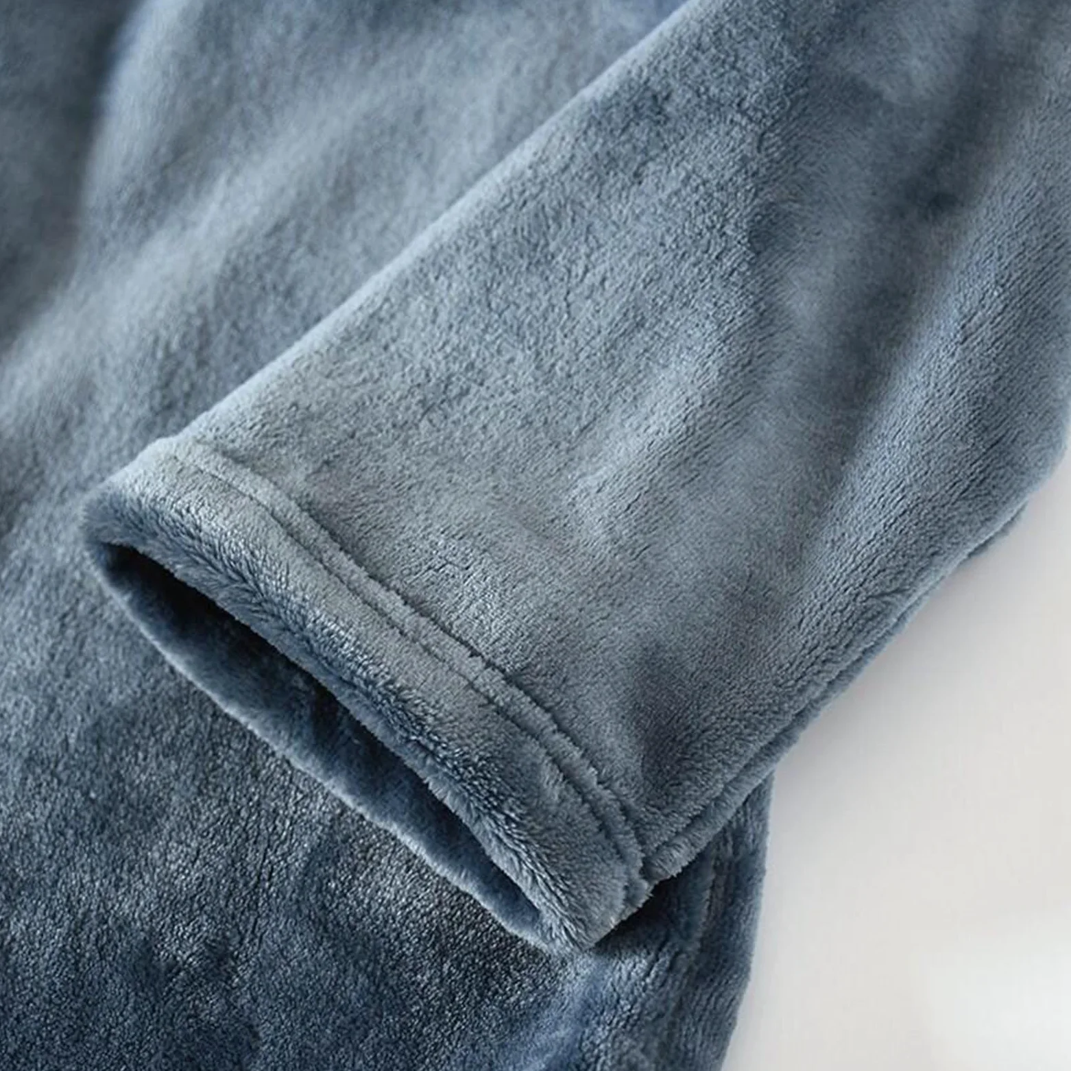 Genérico Pijama Hombre de Franela térmica de Invierno, Ropa de Dormir de Forro Polar acogedora para Noches frías, Ropa Suave y cómoda para el hogar.