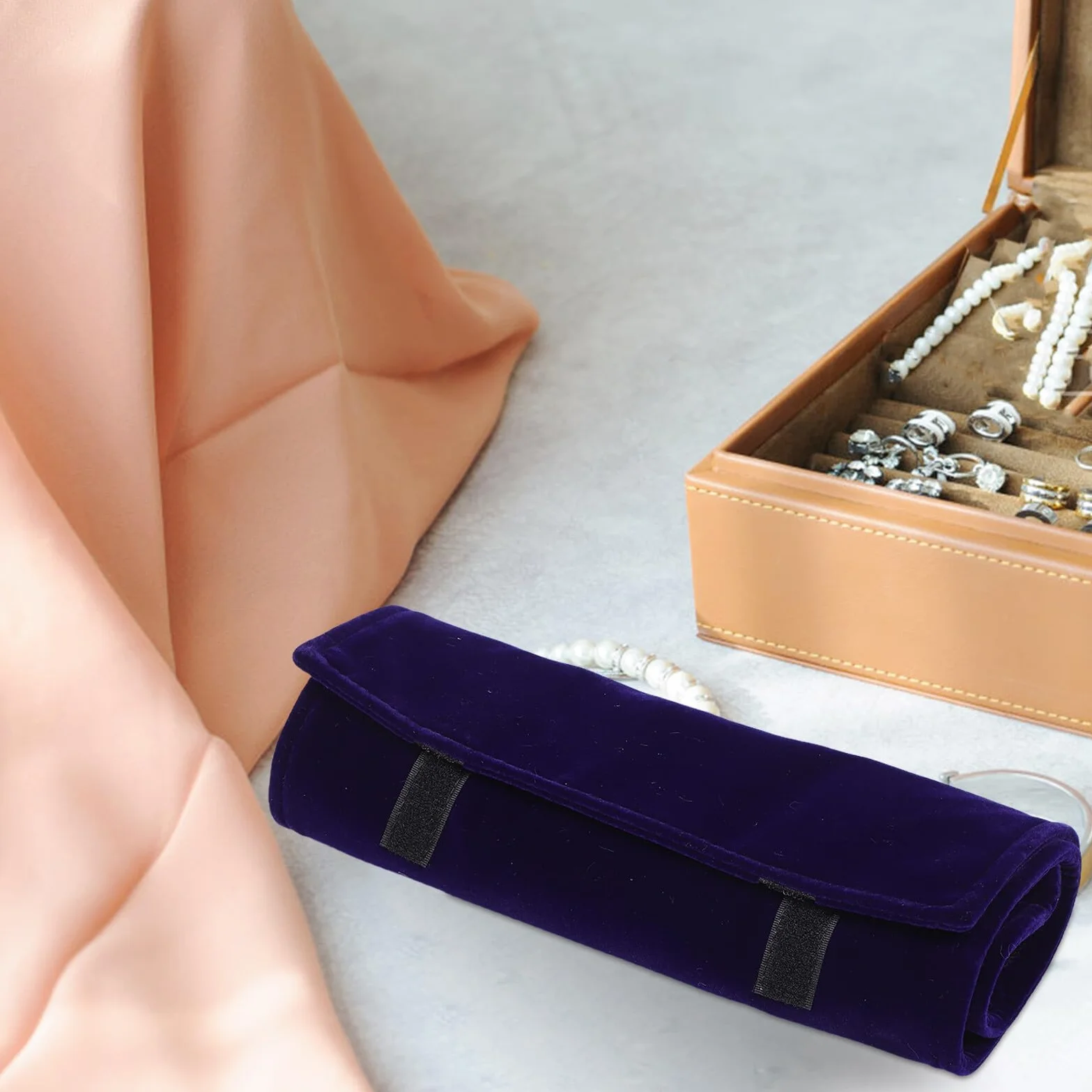 SUPVOX Estuche Organizador de Joyas de Viaje Azul Oscuro de Terciopelo Rollo Porta Collares Antienredos Compacto para Collares Anillos Pendientes y Pulseras Bolsa Enrollable Segura y