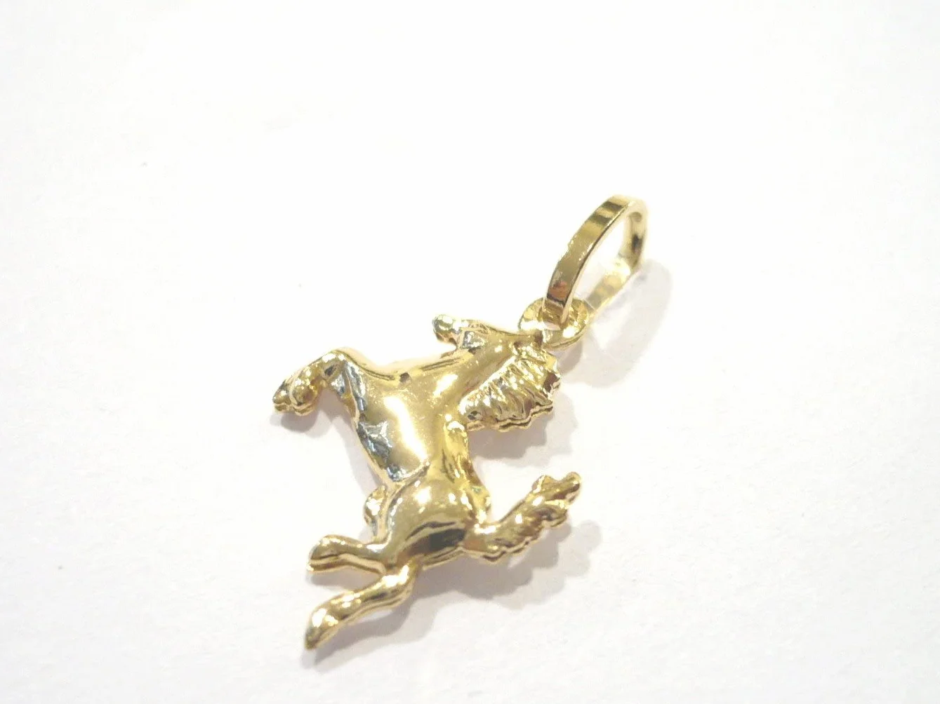 Colgante de oro amarillo 18K (750) caballo pequeño para niños