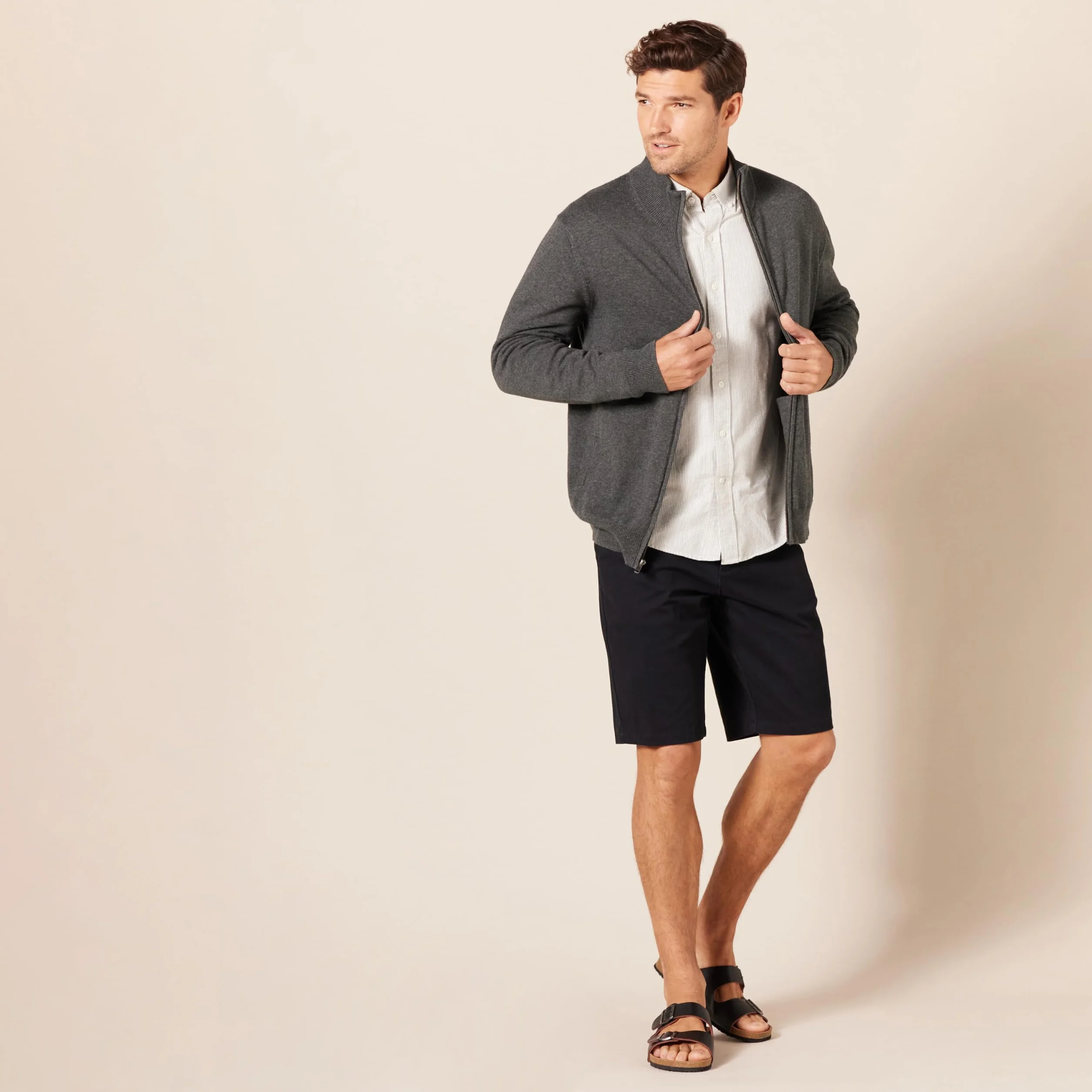 Amazon Essentials Pantalones Cortos Chinos Elásticos y Cómodos con Frente Plano y Corte Ajustado de 28cm Hombre