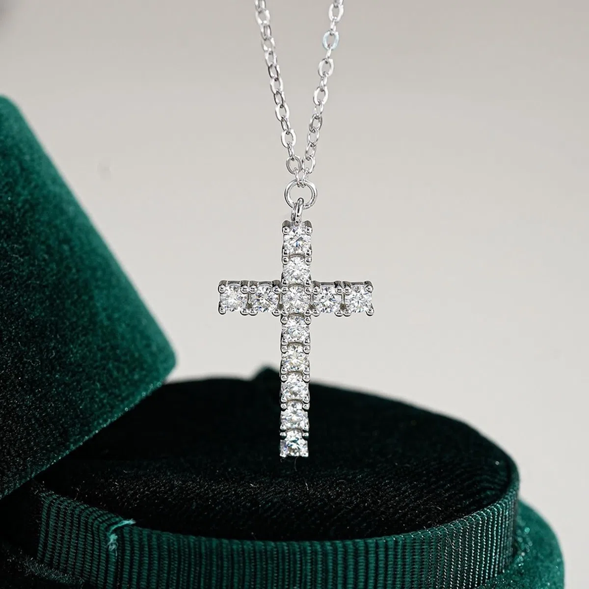Collar de oro de 9 quilates con moissanita para mujer, collar de cruz de oro real para esposa