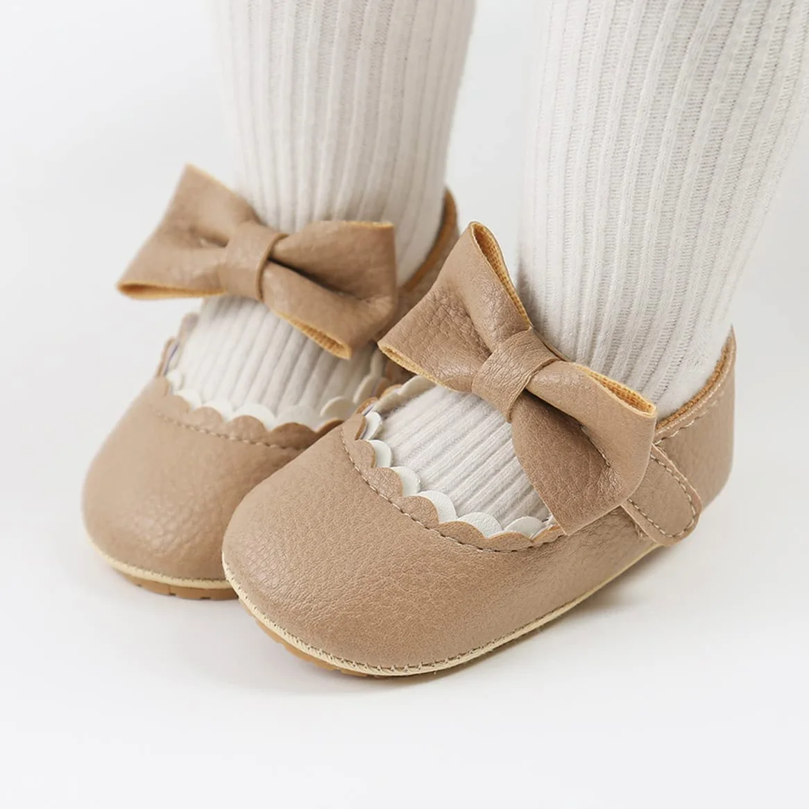 LAFEGEN Zapatos para caminar para bebés y niñas, parte inferior dura, antideslizantes, de piel sintética, para exteriores, zapatillas de cartón para niños pequeños para primera caminata (3-18 meses)