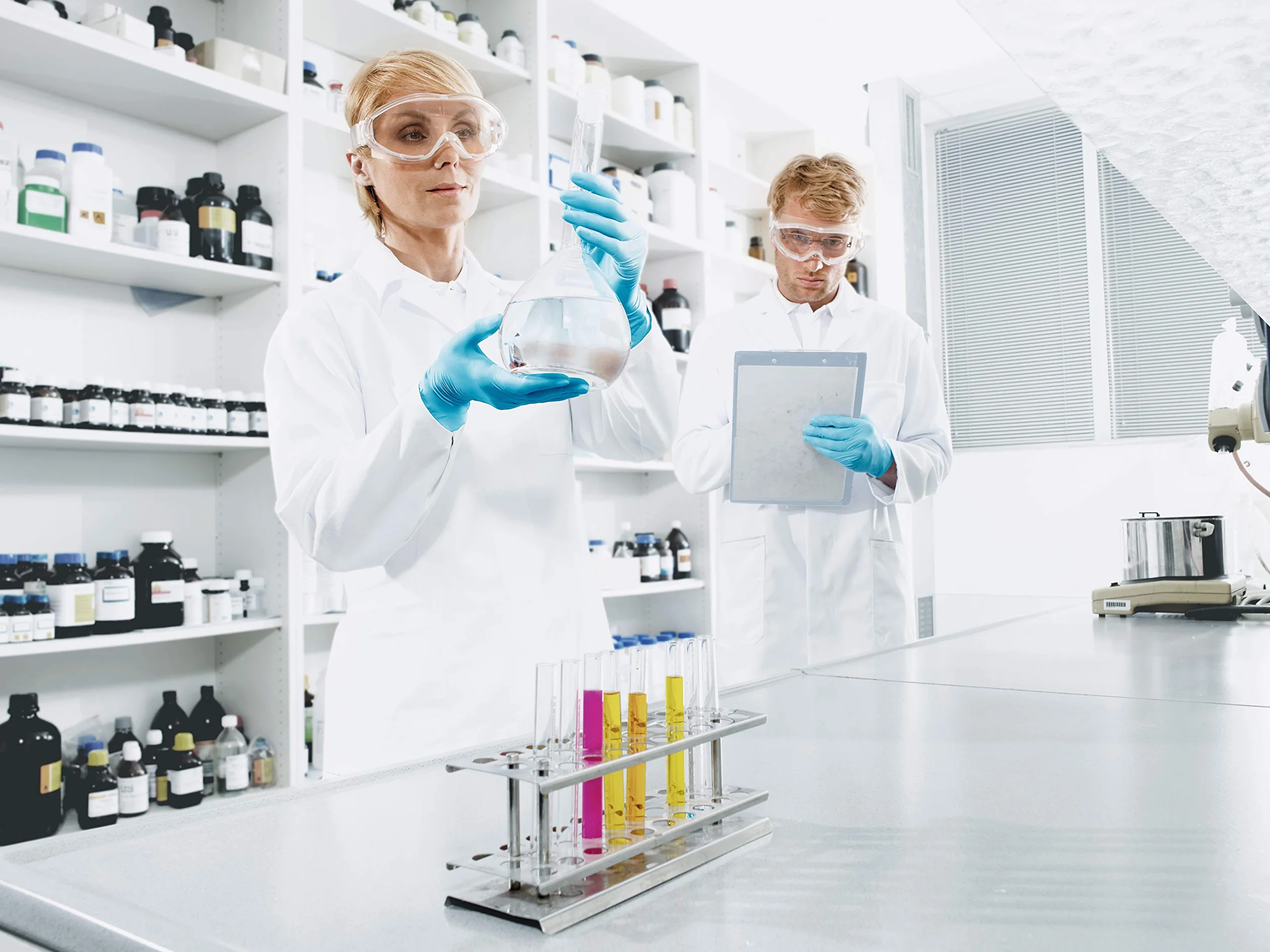 Uvex 239 Abrigo de trabajo para mujer - Abrigo blanco de laboratorio para mujer, manga larga y corte entallado