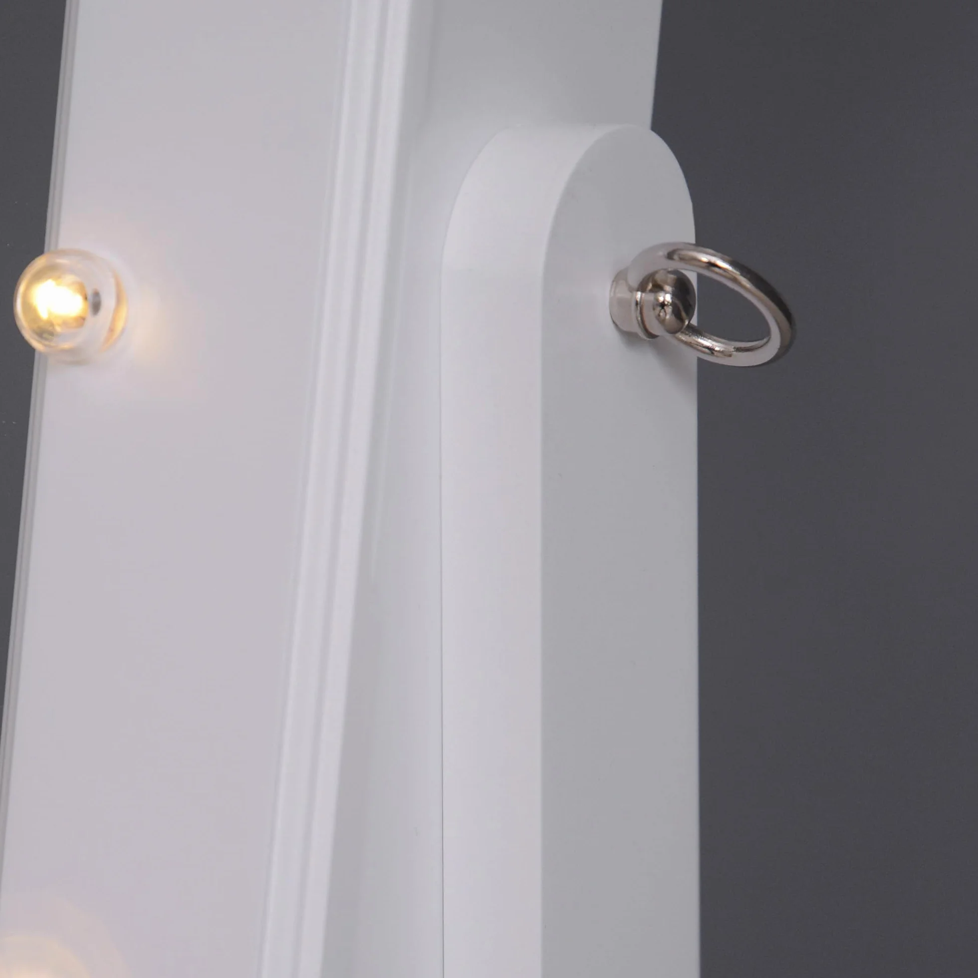 HOMCOM Espejo Joyero con 20 Luces LED Armario Joyero Reclinable con Guardajoyas Anillos Pendientes Collares Cerradura y Llaves 40x37x146 cm Blanco