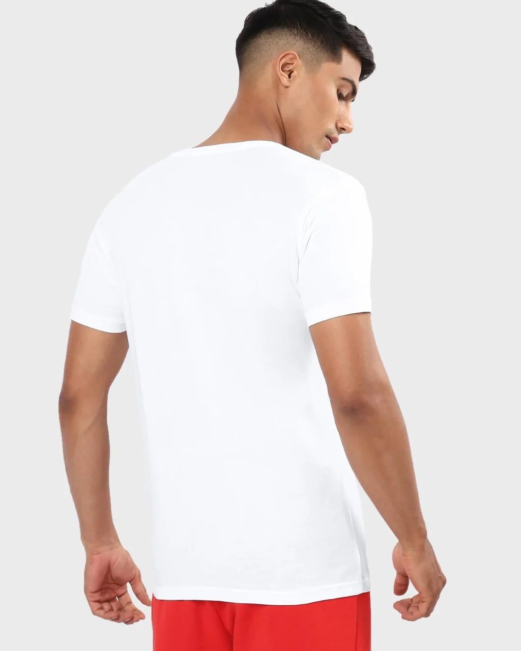 Bewakoof Camiseta estampada 100% algodón para hombre, ajuste regular, cuello redondo, media manga, blanco, 48