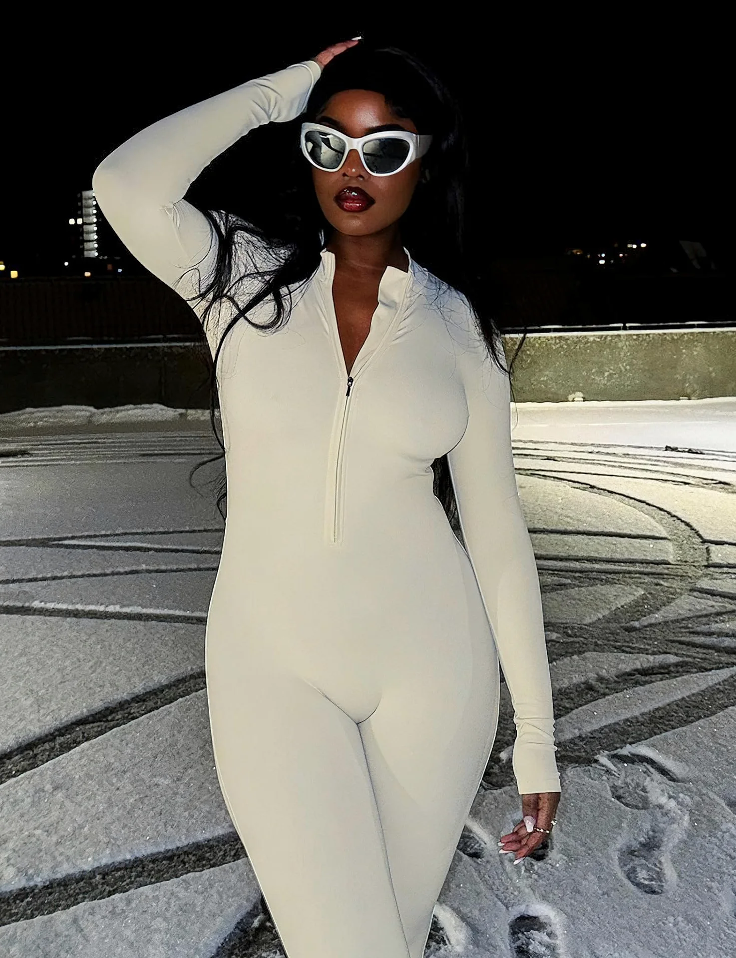 YEOREO Mono de entrenamiento de manga larga para mujer, con cremallera, parte inferior de pantalones, bodycon, sexy, de una pieza, Crema, Small