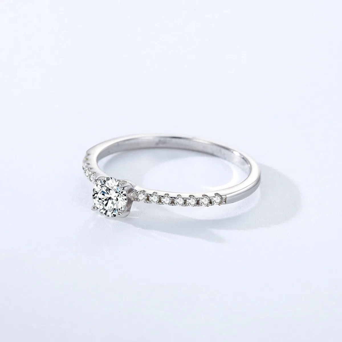 Anillos boho, anillo de oro blanco de 14 quilates elegante diseño de filas con 4 garras, diamante redondo de 0,25 quilates y moissanita, talla 50 (15,9)