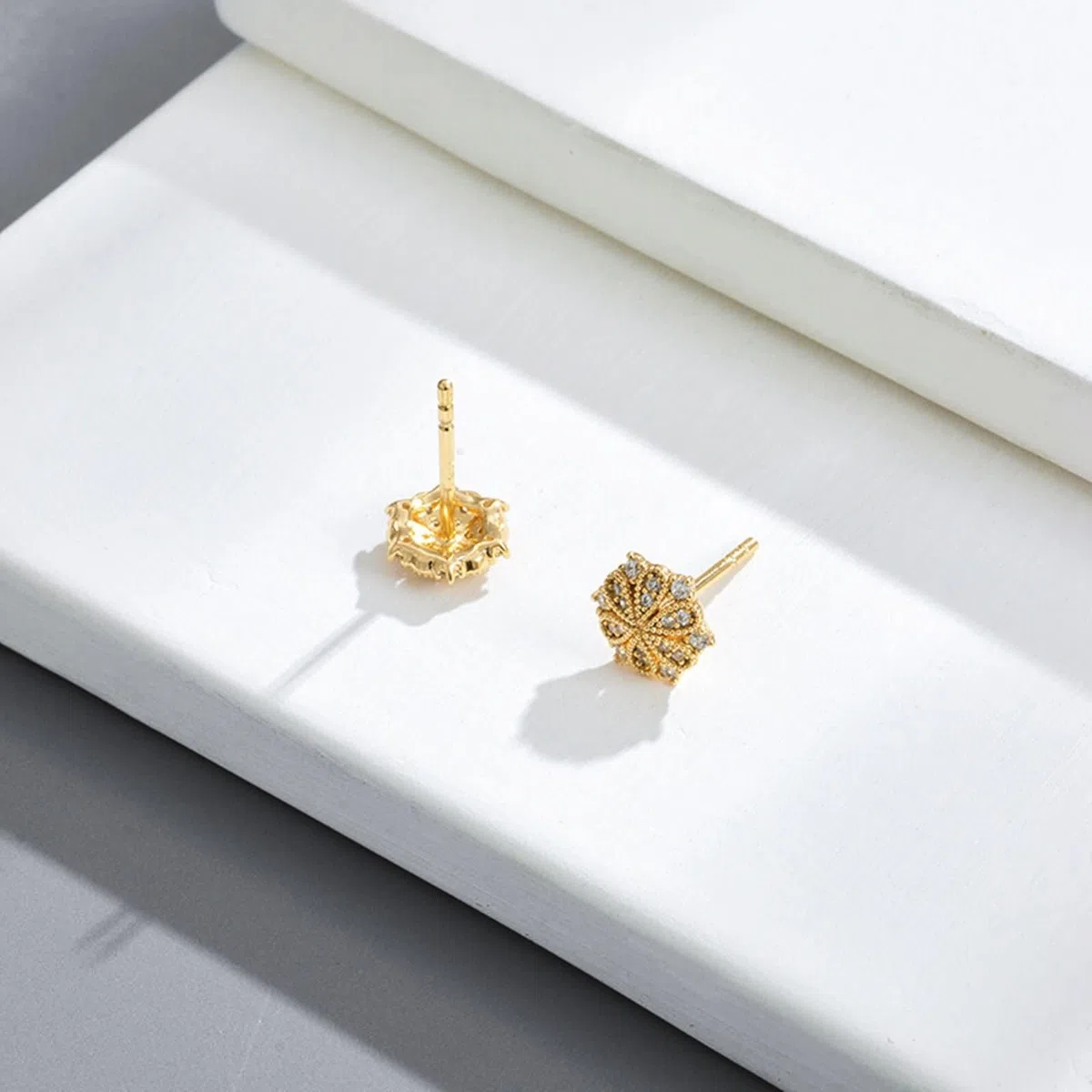 Pendientes de mujer en oro amarillo de 9 K/14 K/18 K Moissanita flor pendientes
