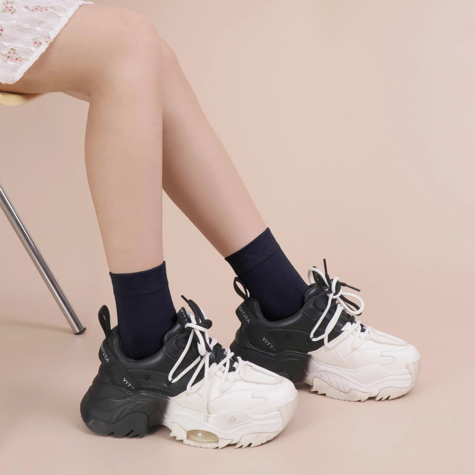 SERISIMPLE Calcetines casuales de mujer Calcetín fino de bambú Cuarto de tobillo Calcetín transpirable resistente a los olores 5 pares (negro, 35-38)