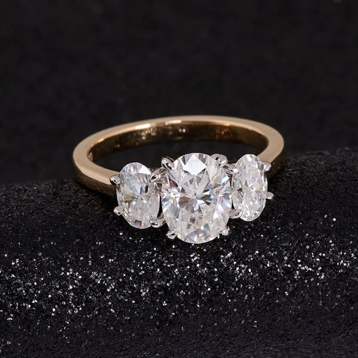 Anillo Knuckle, anillos de joyería con 3 moissanitas ovaladas de oro amarillo de 2 quilates Regalos divertidos
