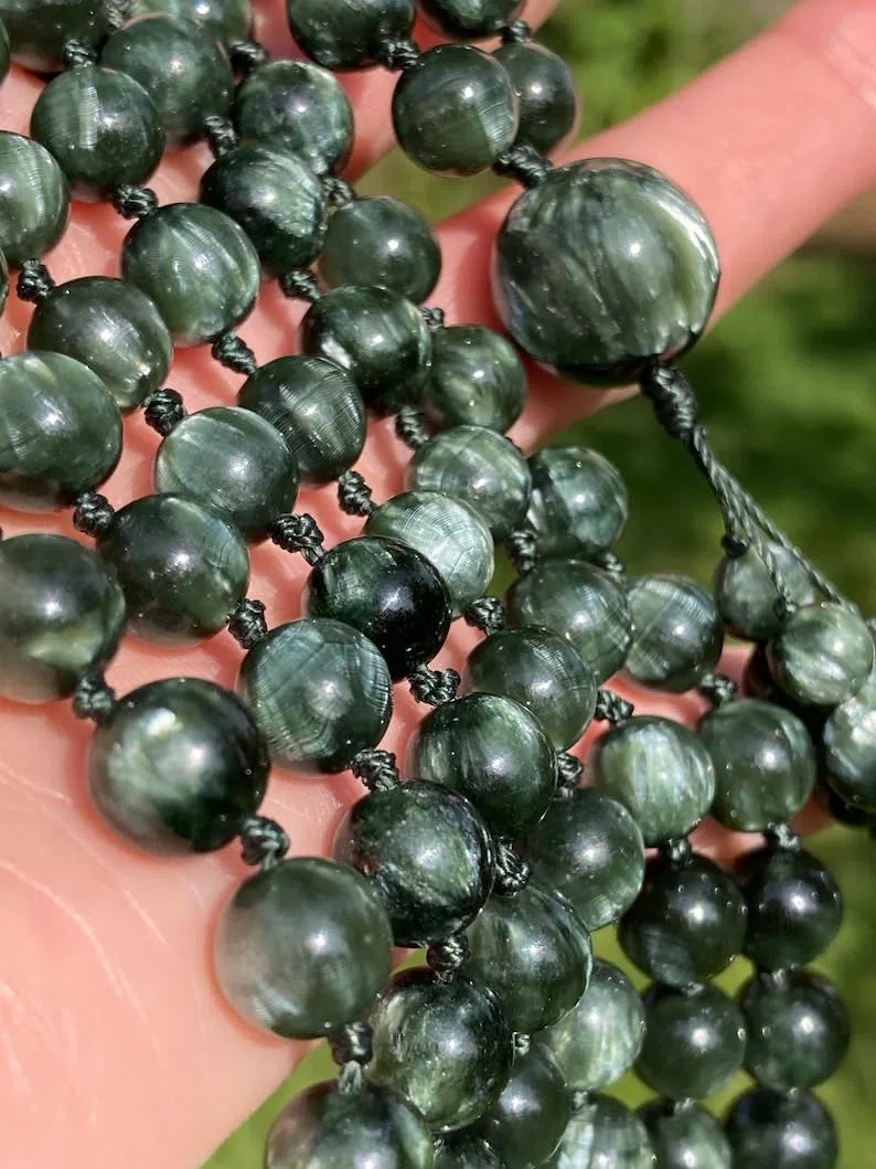 Cuentas de mala de piedra serafinita, collar de mala, 108 mala, nudo mala, collar WWG, joyería de yoga, cuentas de meditación, joyería espiritual, joyería bohemia