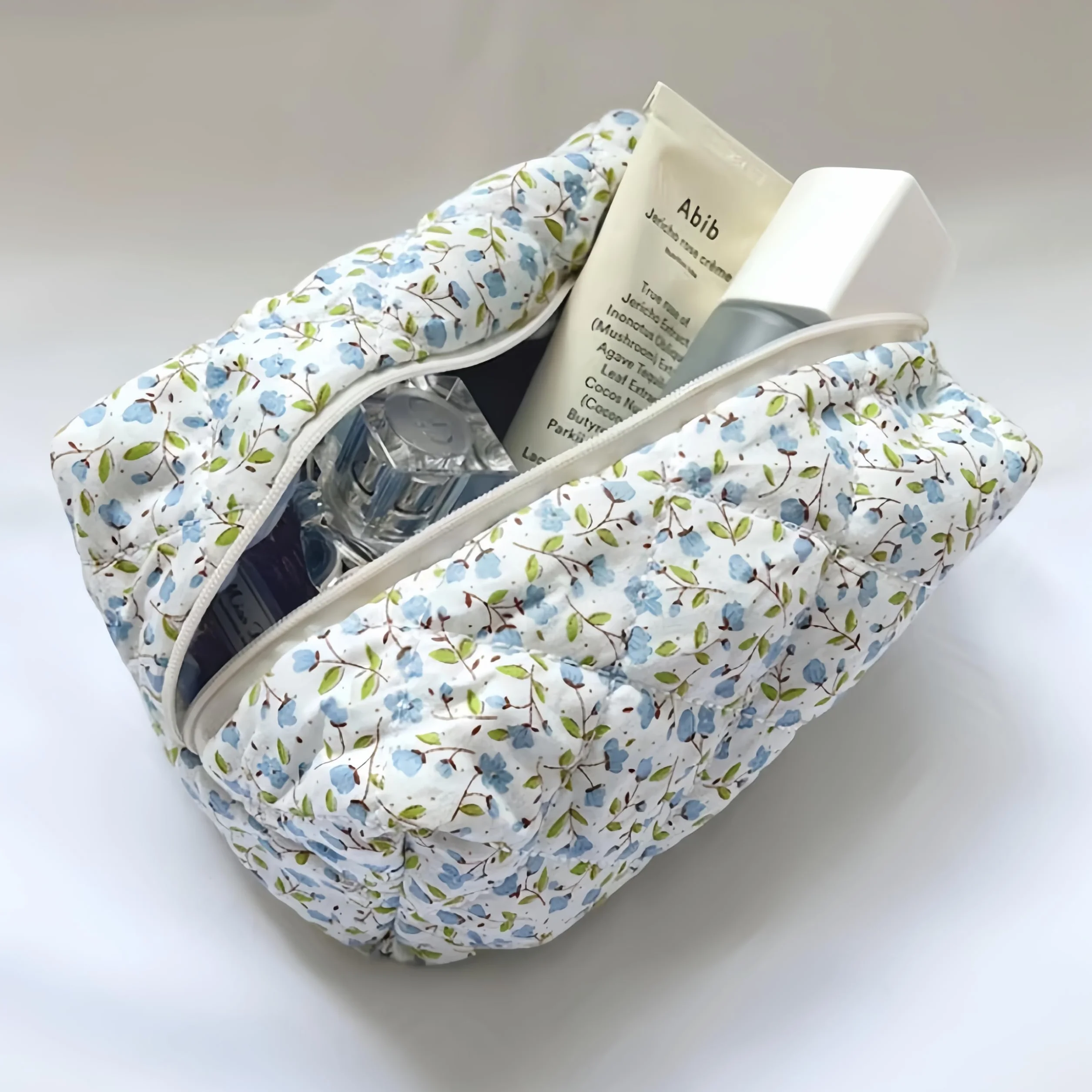Aucuu Bolsa de cosméticos de Viaje, Bolsa de Maquillaje para Mujer, Bolsa de Aseo Acolchada para Mujer, Bolsa de cosméticos de Gran Capacidad, Bolsa de Maquillaje de algodón con Estampado Floral