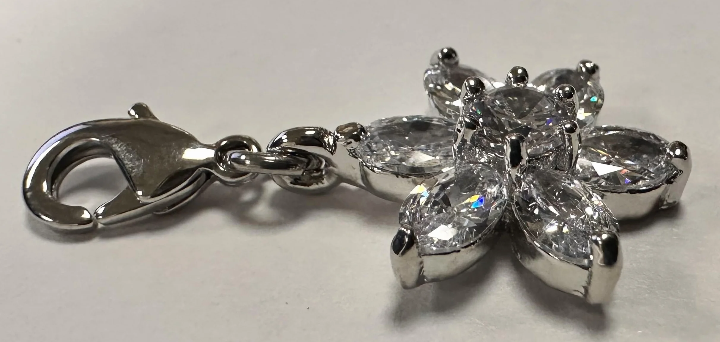 Quiges Charm con Cierre Plateado Flor de Zirconia Transparente Abalorios Joyería de Mujer