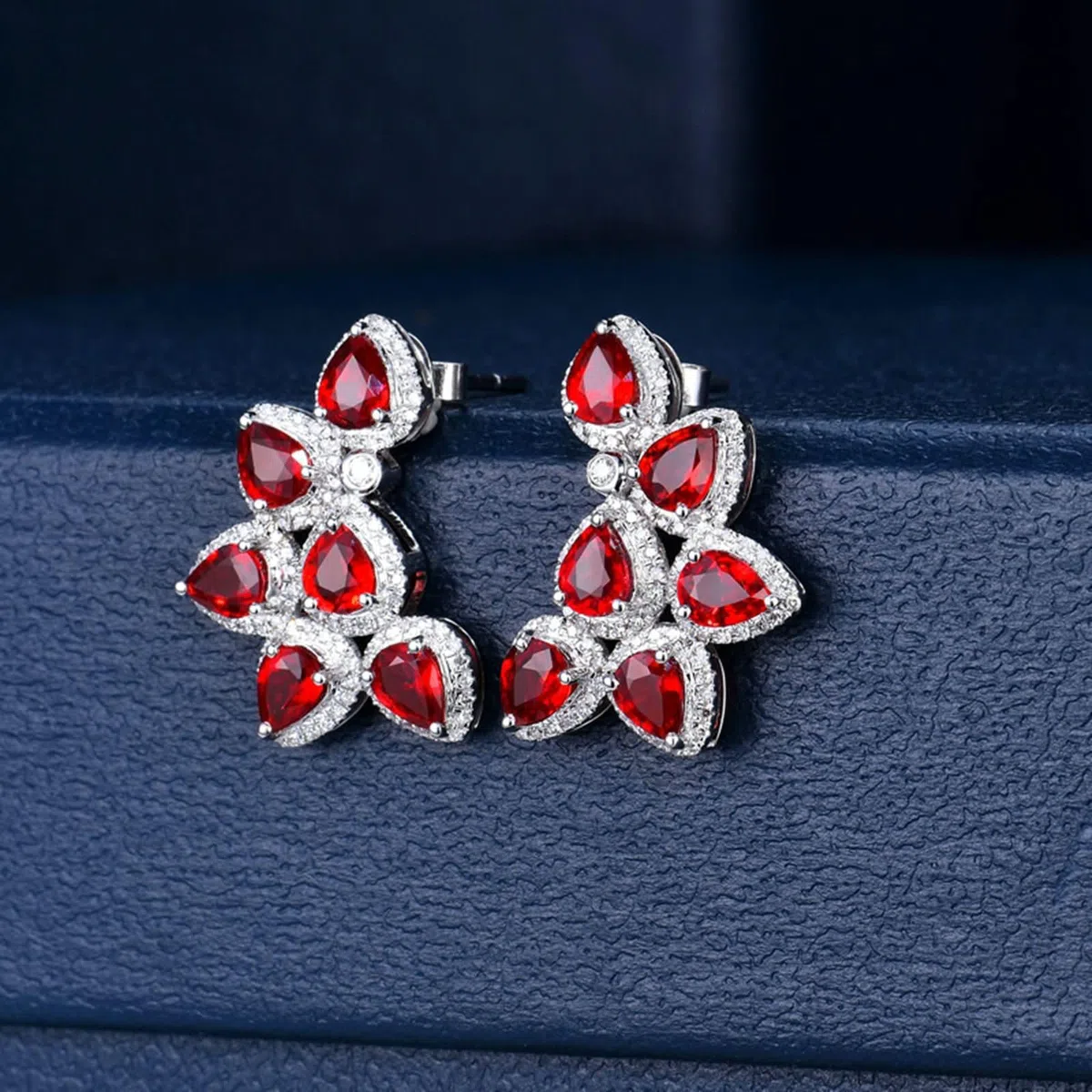 Pendientes Oro Blanco de 9 K / 14 K / 18 Kilates Mujer, Gota de Agua con Rubí Creado y Diamante, Pendientes de Mujer Plata Rojo