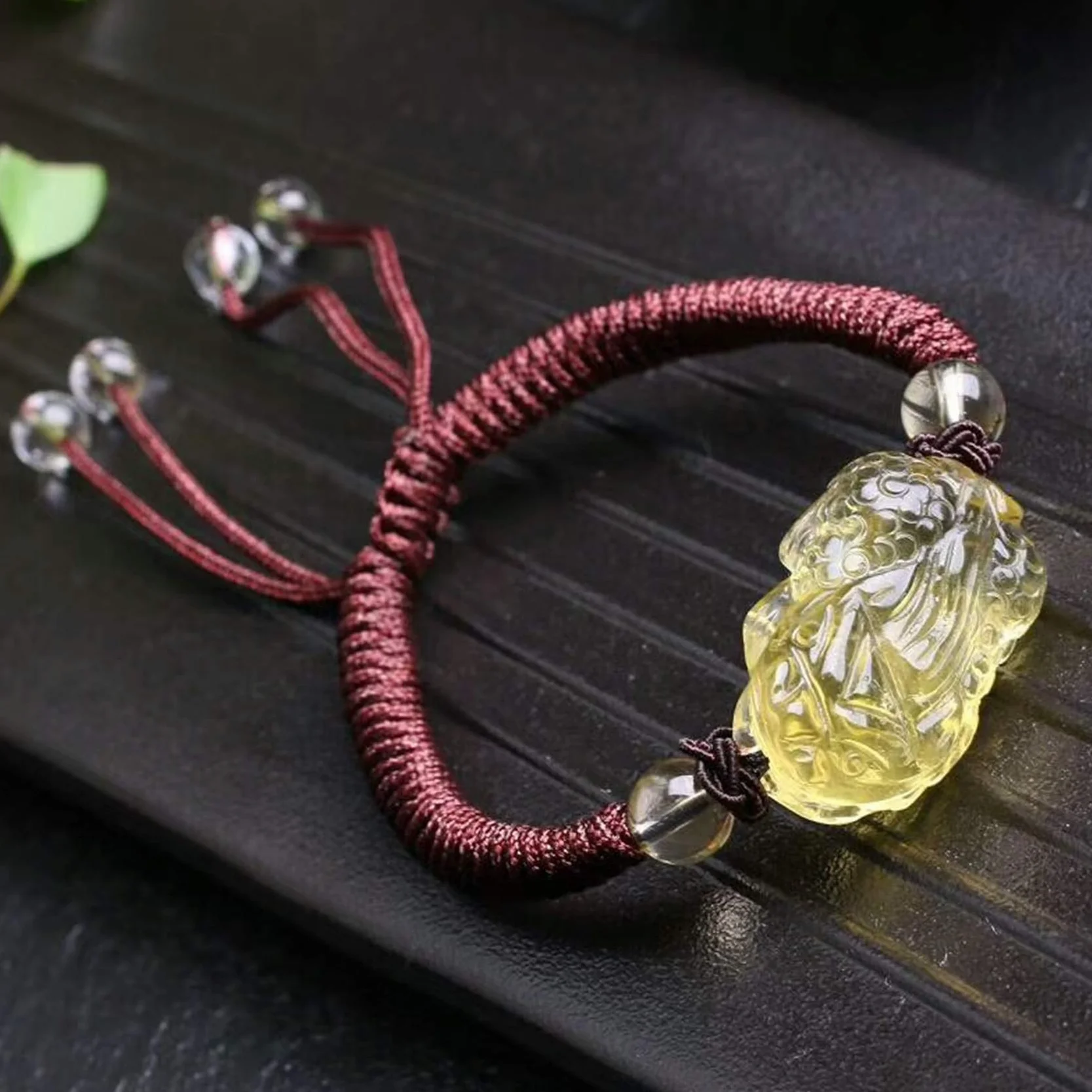 Pulsera Feng, Feng Shui Citrino Cristal Hilo Rojo Pi Yao Amuleto de la Suerte Pulsera Budista Hecha a Mano Ajustable Talismán para Riqueza Buena Suerte