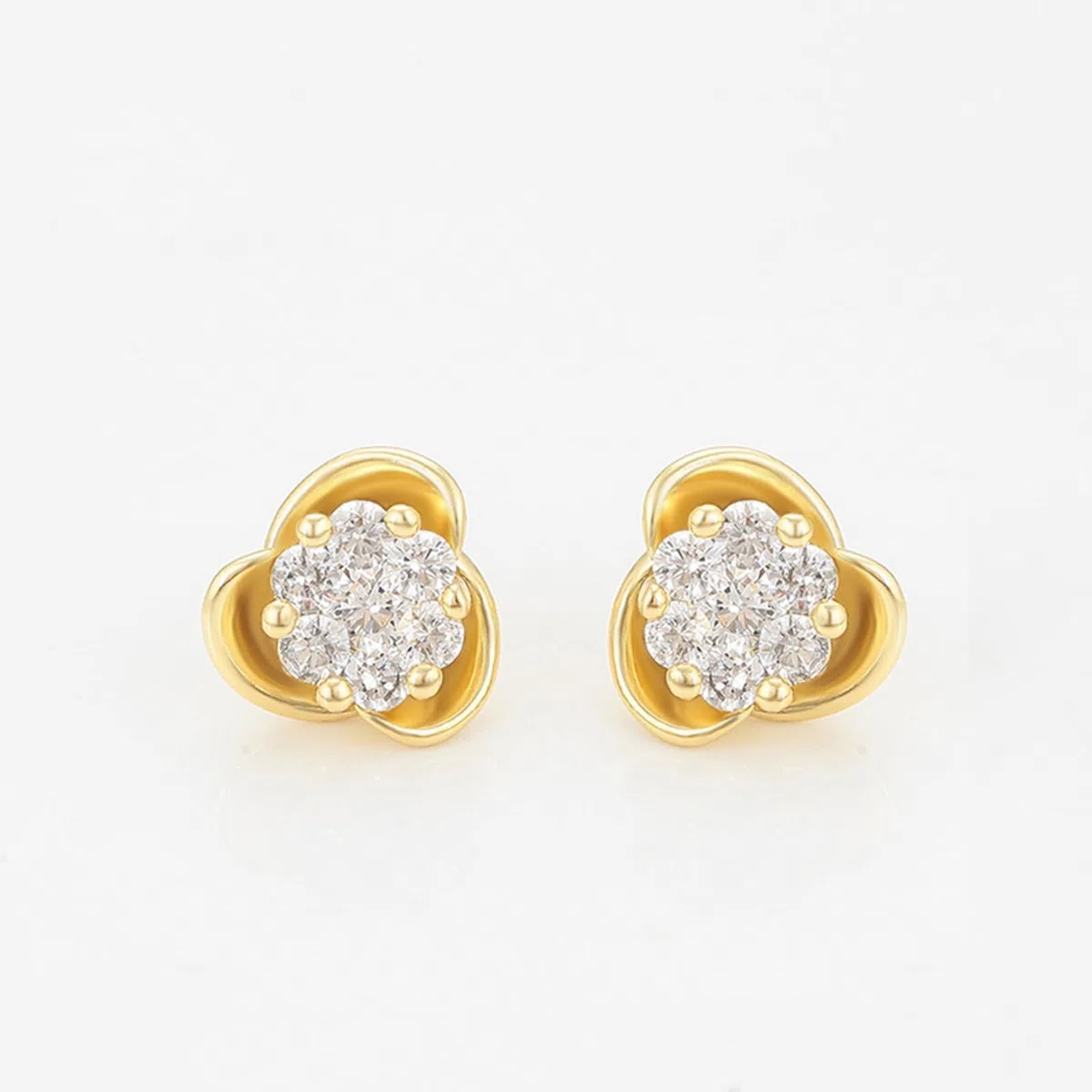 Pendientes de trébol para mujer con moissanite