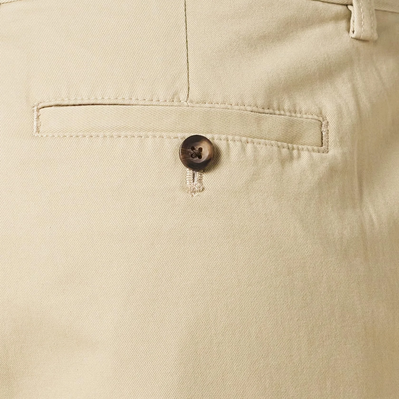 Amazon Essentials Pantalones Cortos Chinos de Corte Ajustado de 23cm Hombre