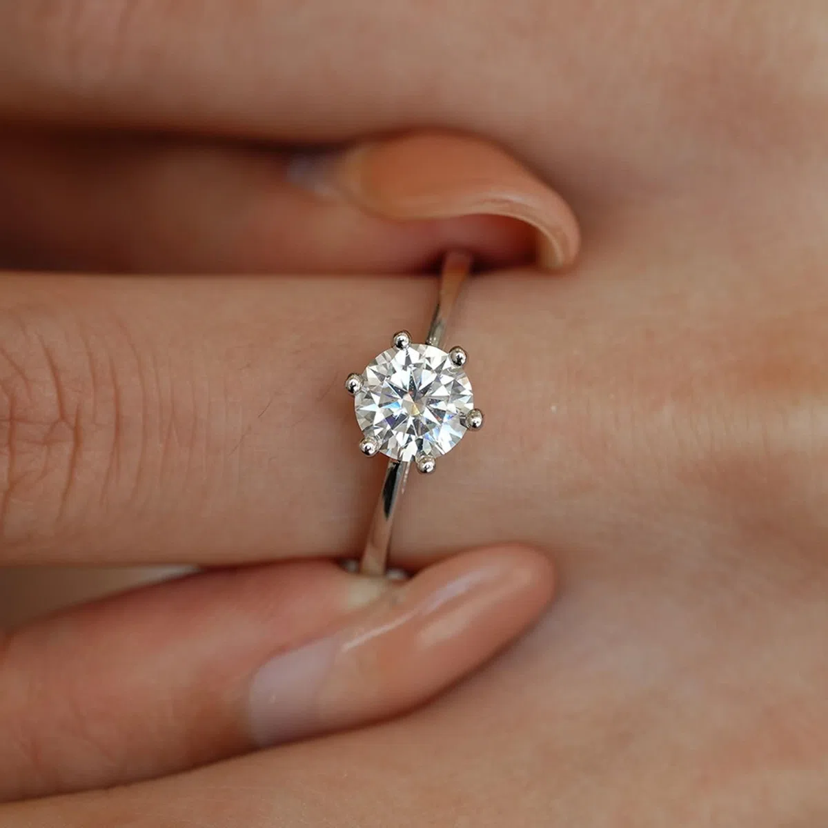 Anillos de mujer de oro blanco, anillos de boda de oro auténtico con moissanite de 1 ct solitario