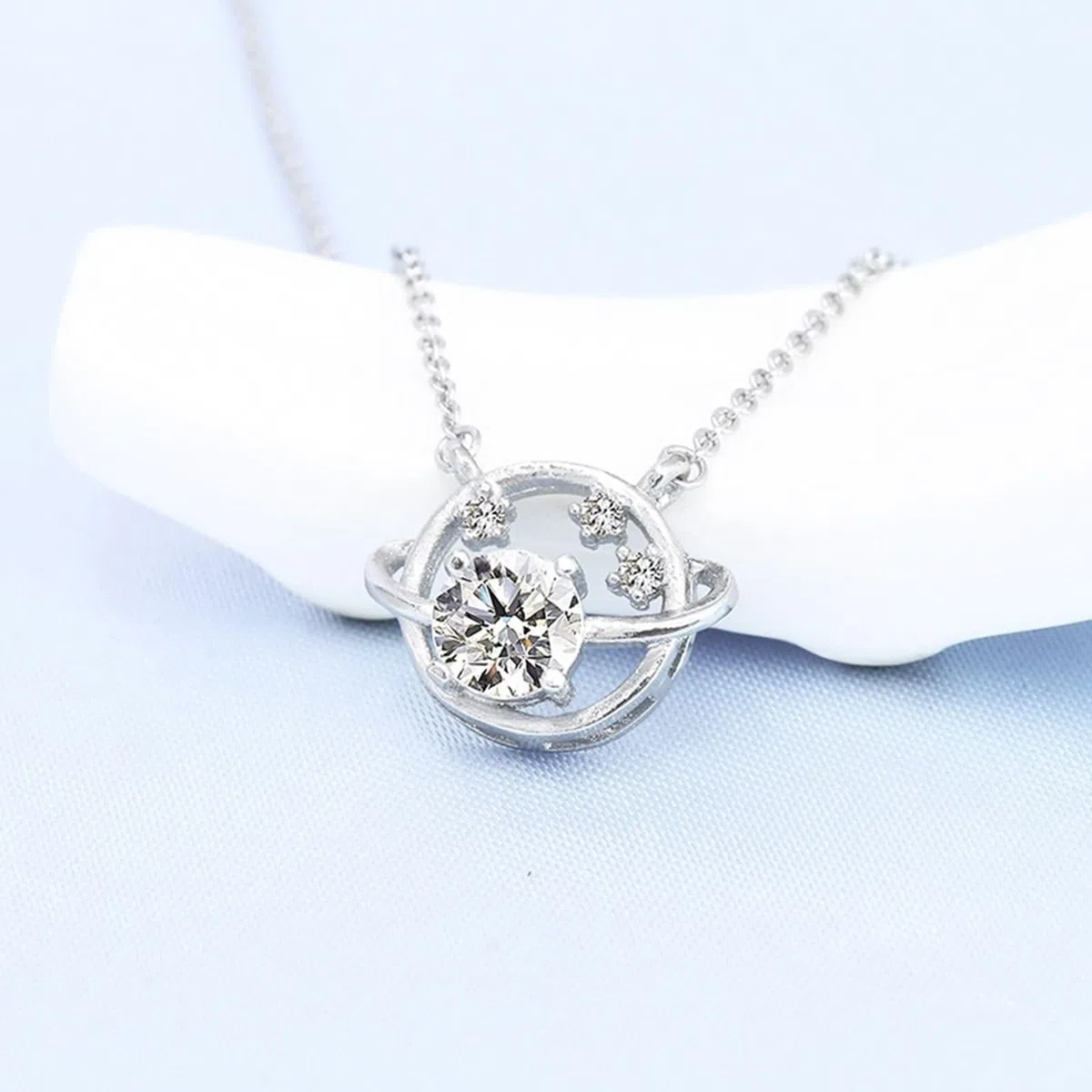 Colgante Collar Oro Blanco Mujer 9K / 14K / 18K, Planeta y Estrella con Diamante Creado y Moissanita, Colgante de Plata de Mujer