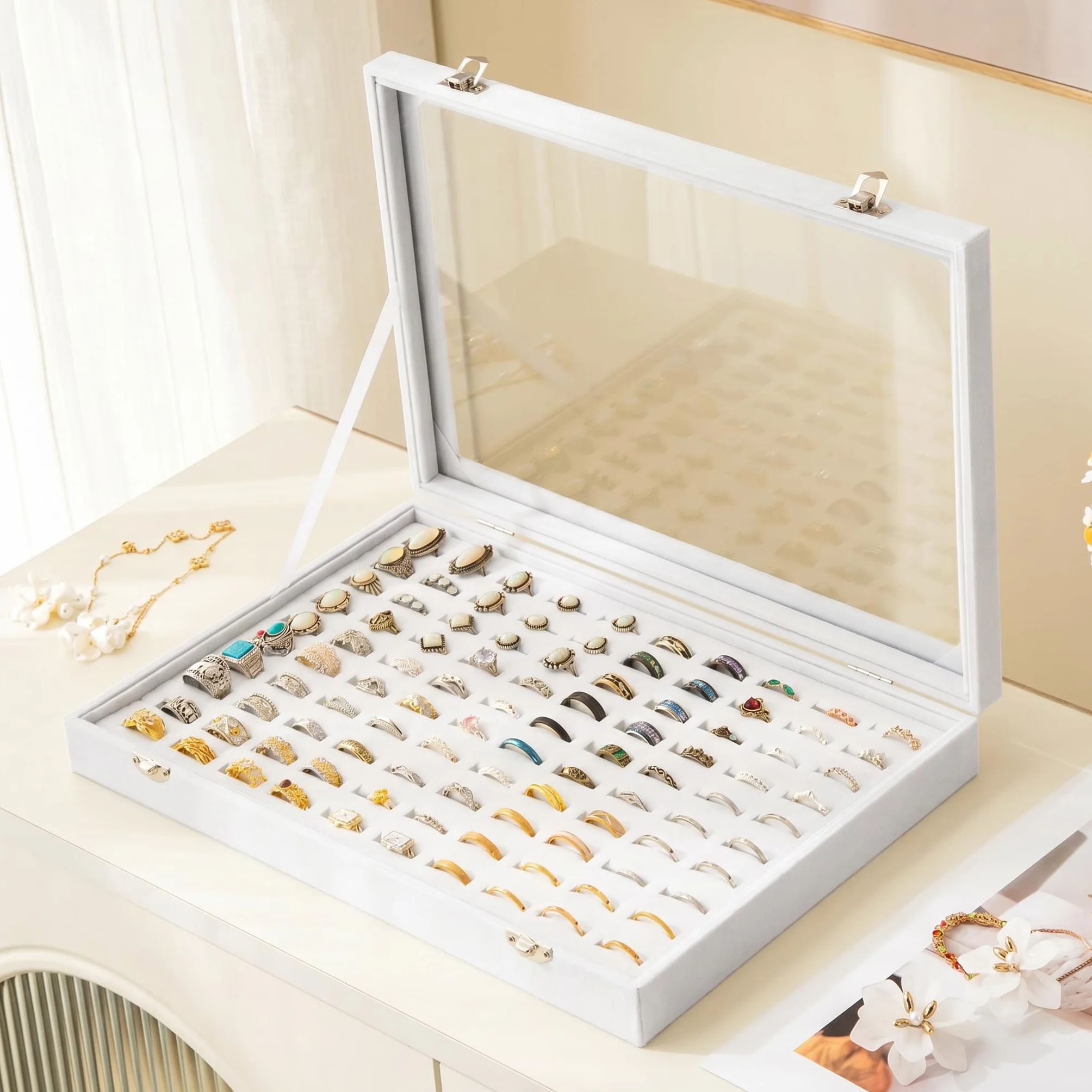 Frebeauty Bandeja organizadora de anillos con 100 ranuras para anillo con tapa transparente, caja de almacenamiento de anillo de terciopelo, bandeja de anillo(Blanco)
