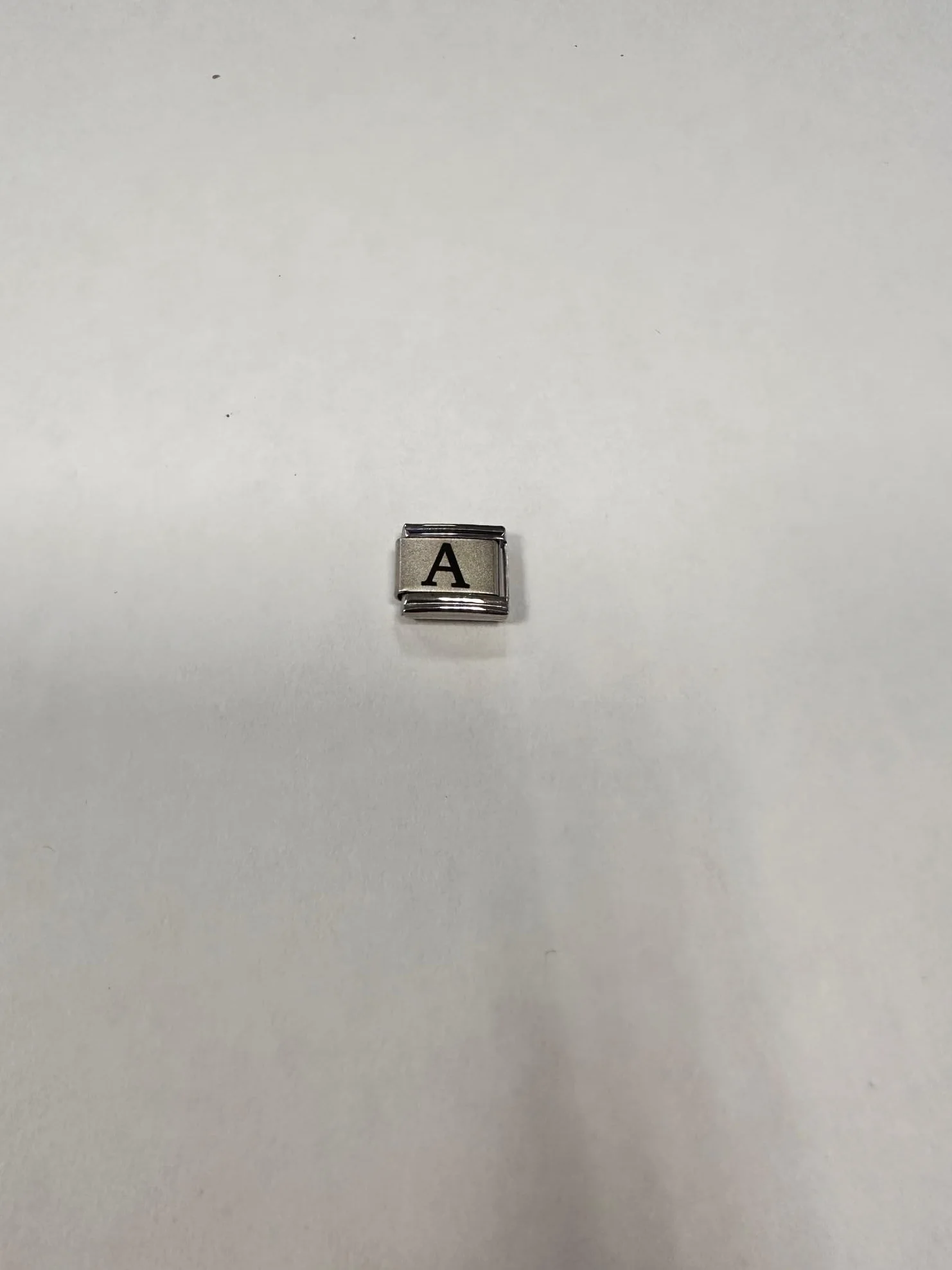 Abalorio Quiges de acero inoxidable 9 mm para pulseras estilo italiano con letra A grabada con láser
